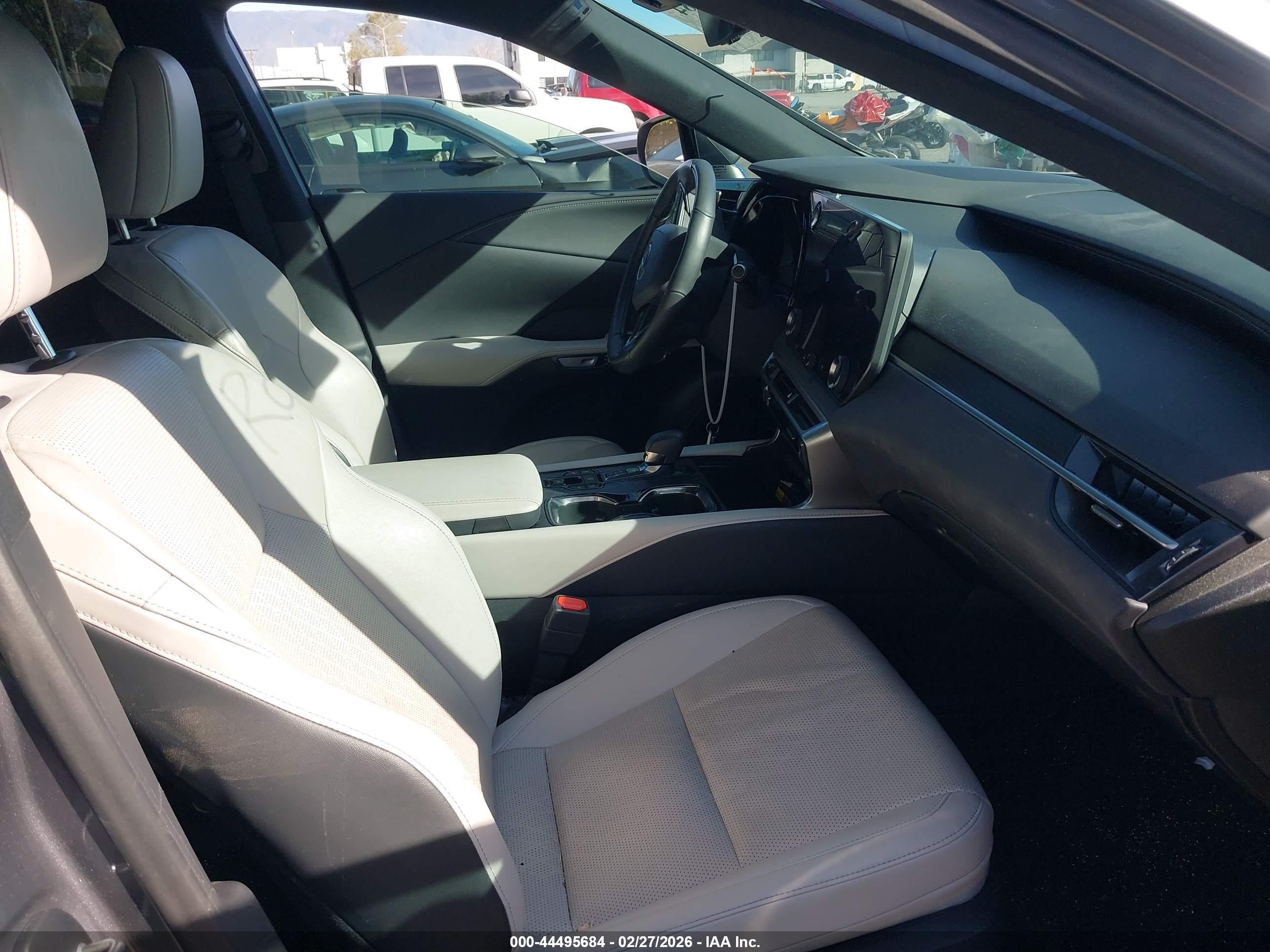 LEXUS RX image 5