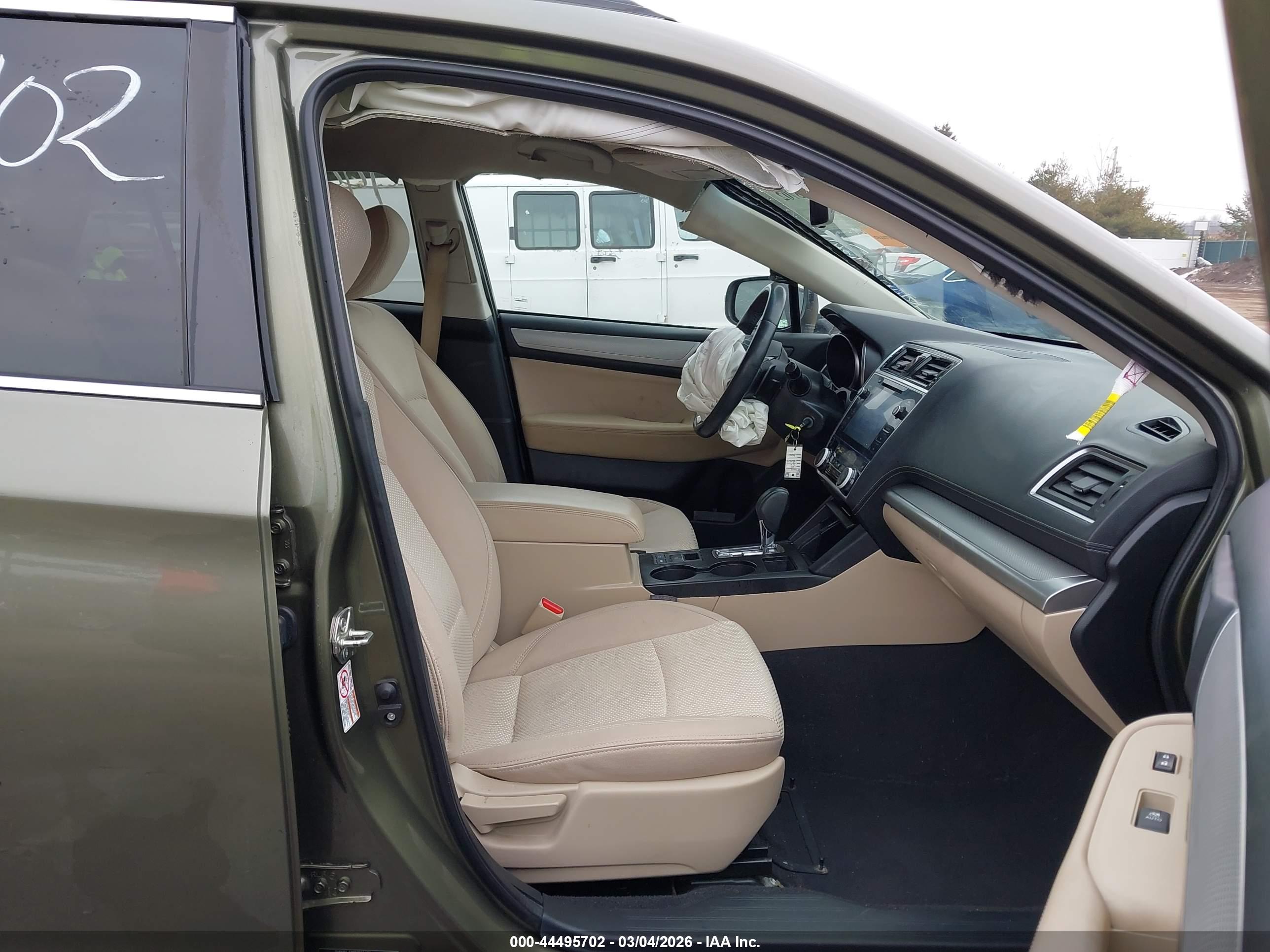 SUBARU OUTBACK image 5