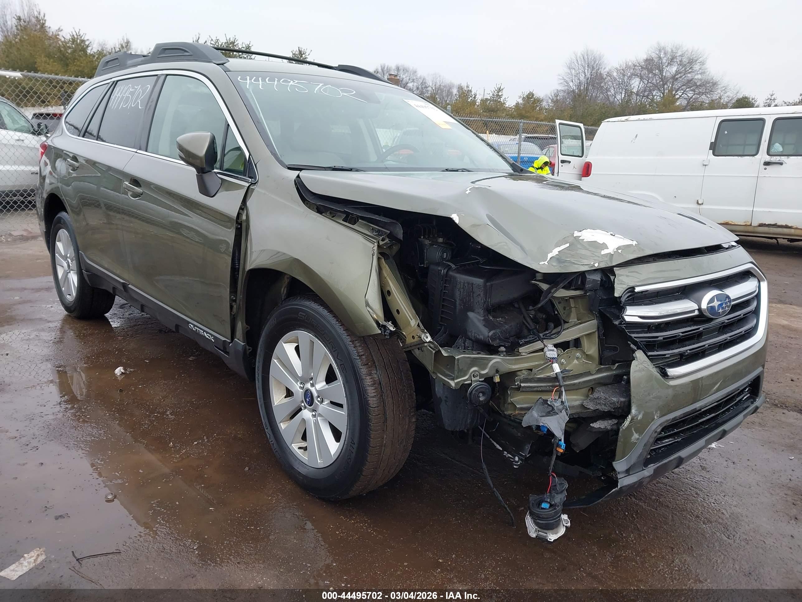 SUBARU OUTBACK image 6