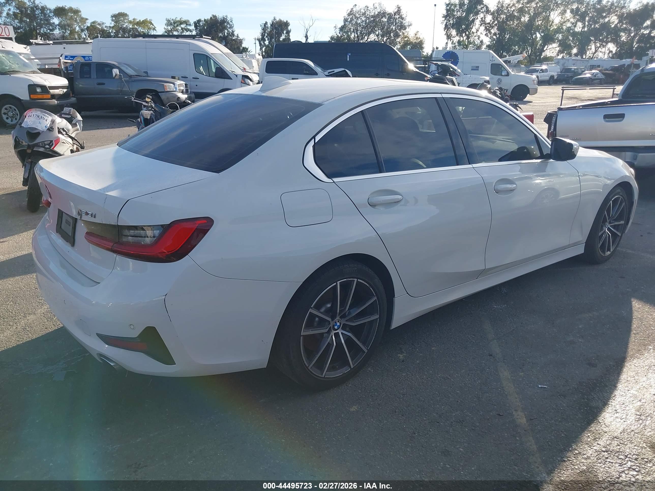 BMW 330I image 4