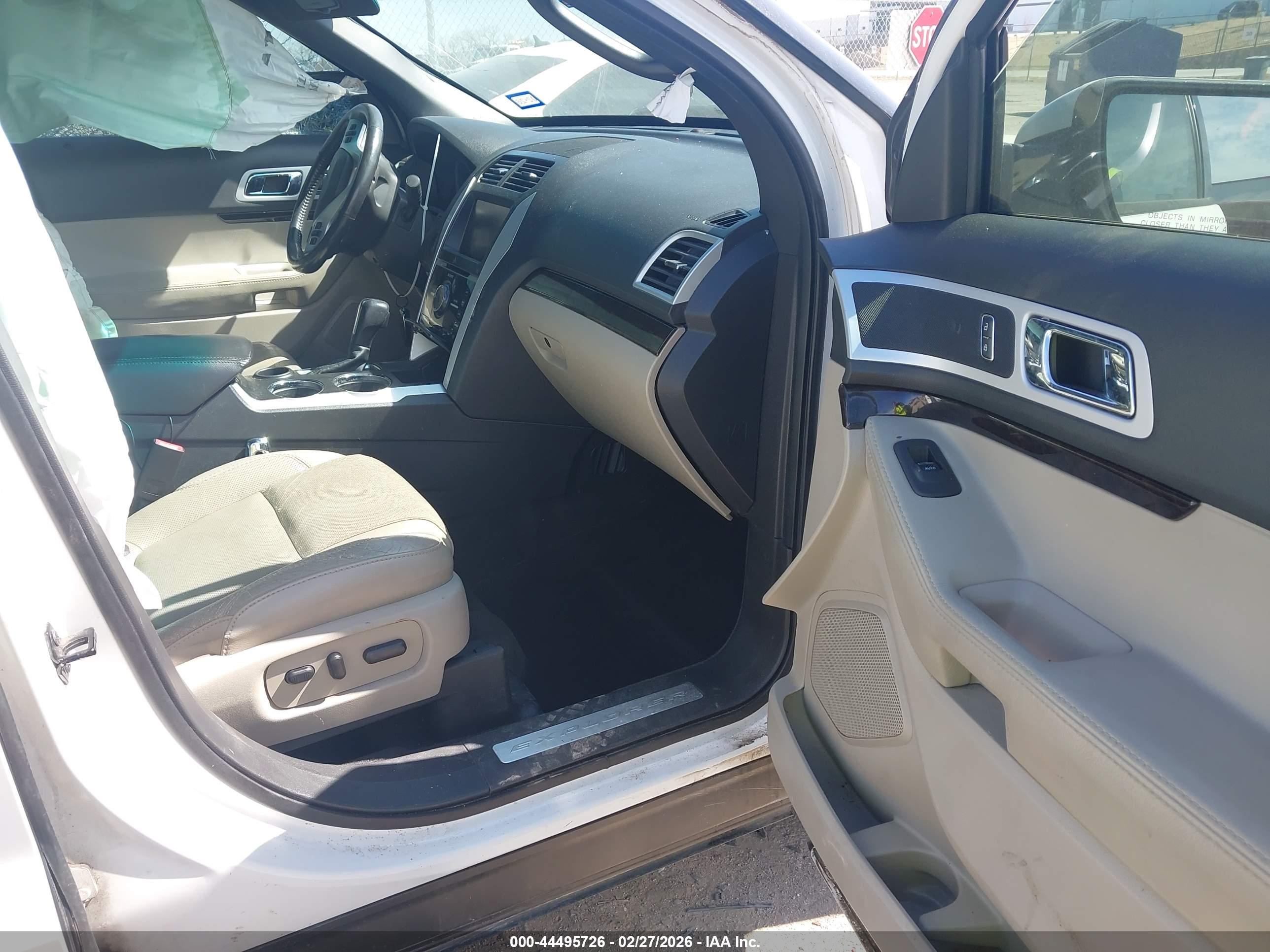FORD EXPLORER image 5