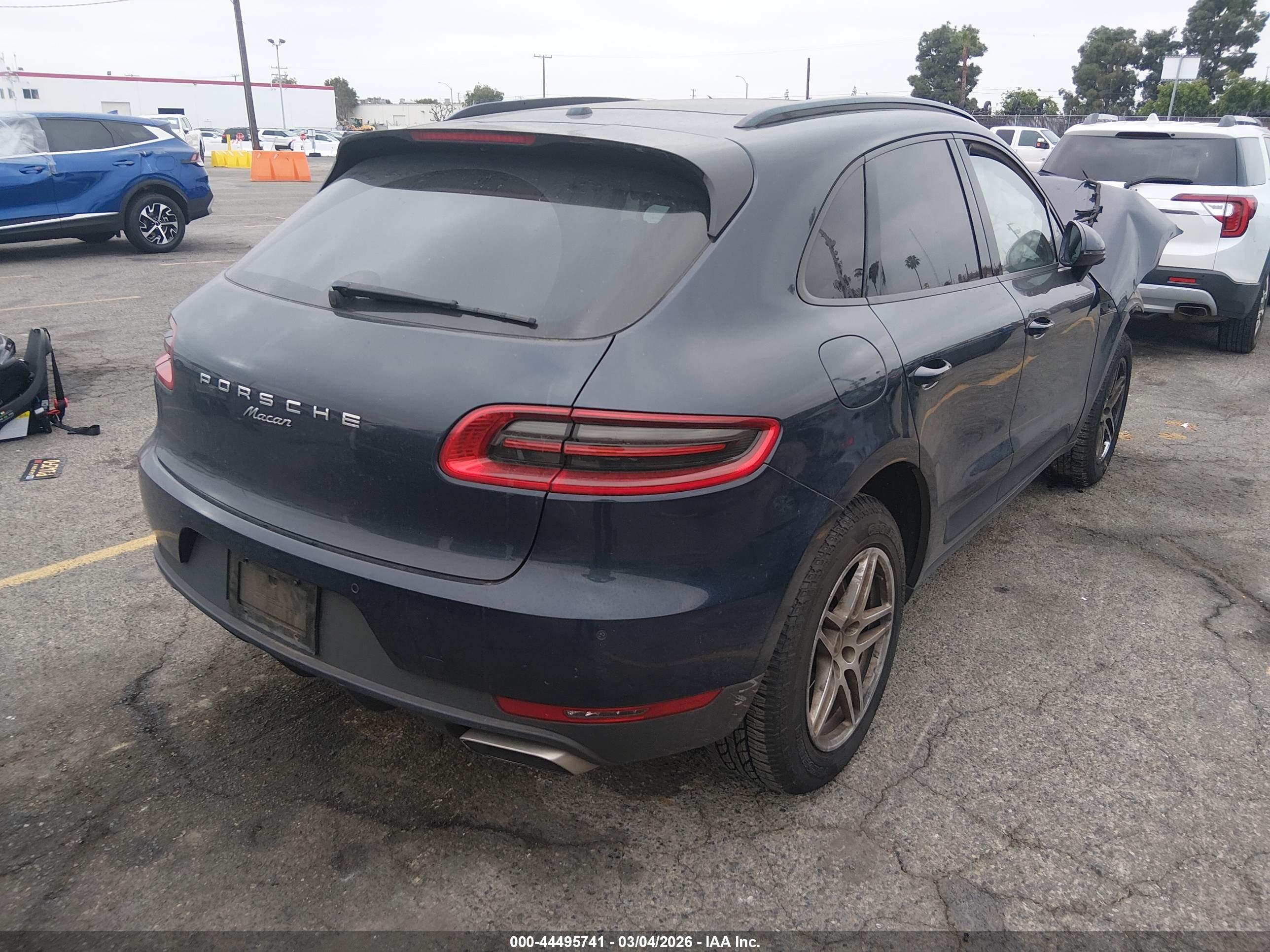 PORSCHE MACAN image 4