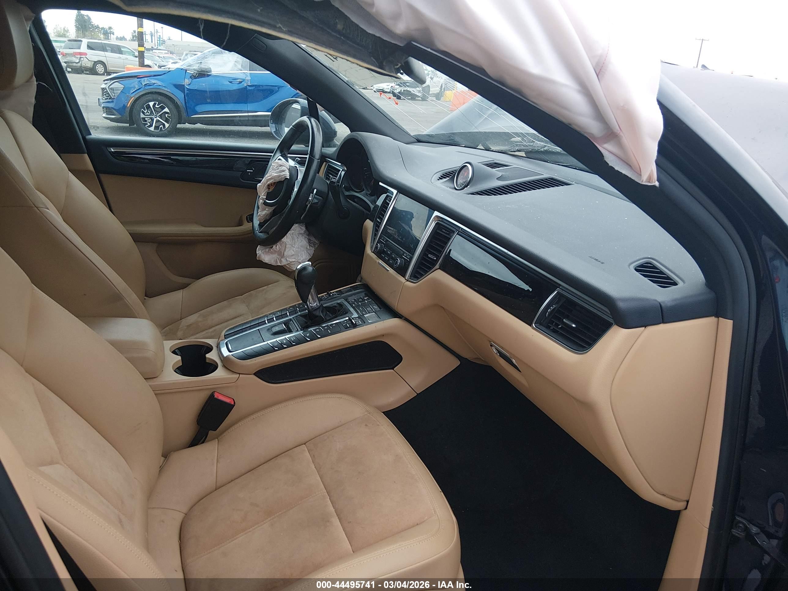 PORSCHE MACAN image 5