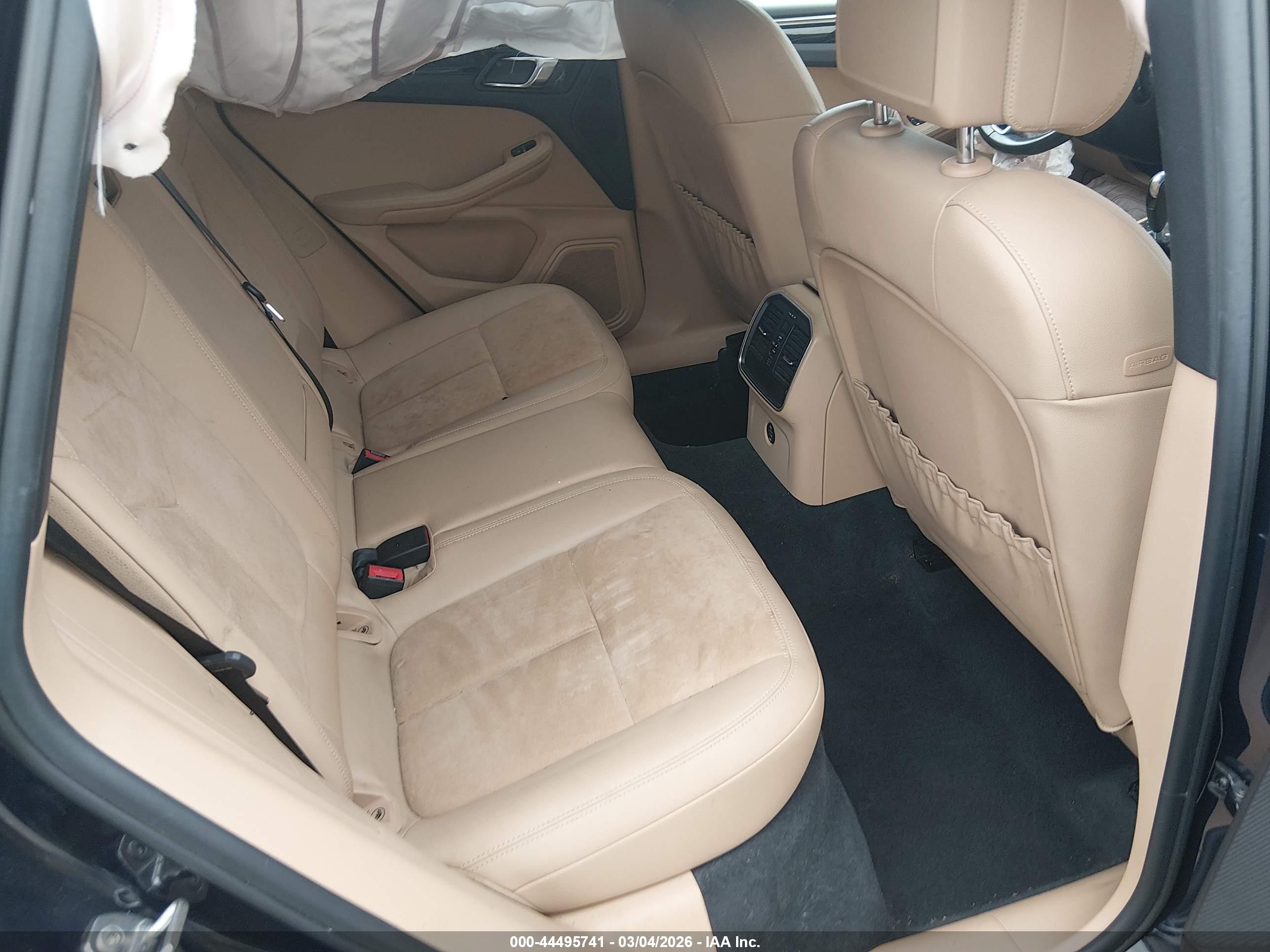 PORSCHE MACAN image 8