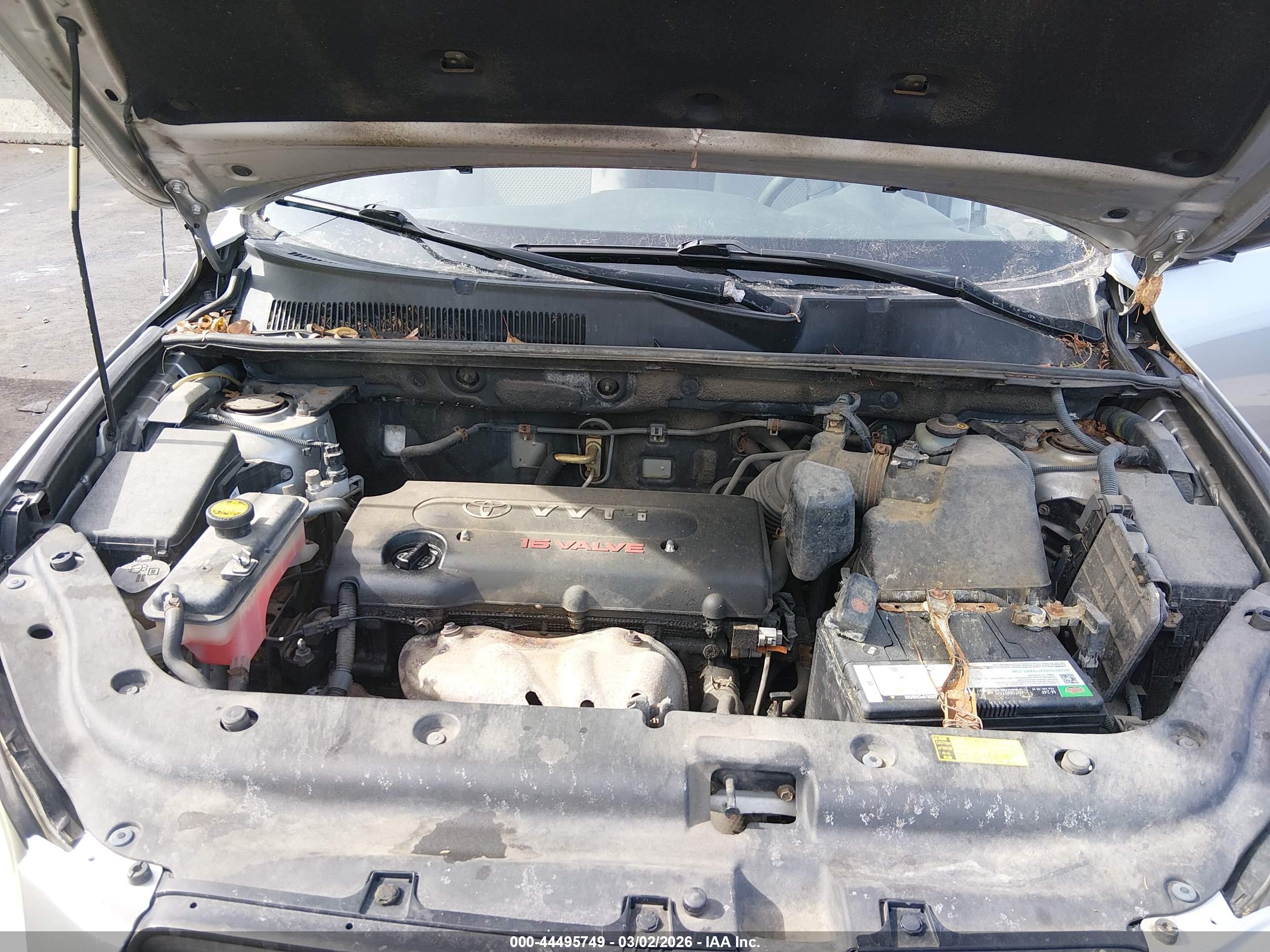 TOYOTA RAV4 image 10