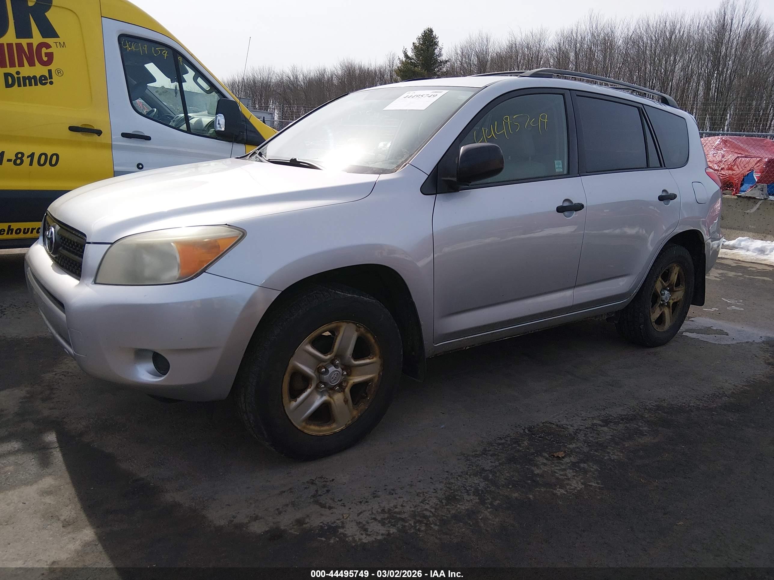 TOYOTA RAV4 image 2