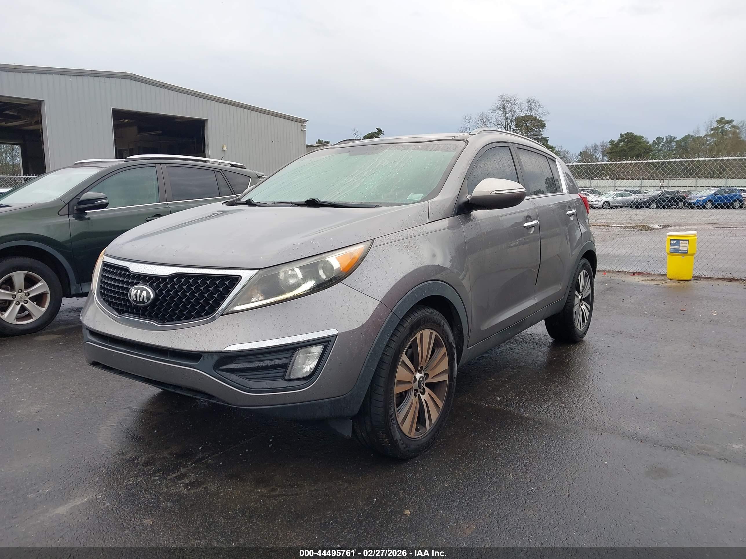 KIA SPORTAGE image 2