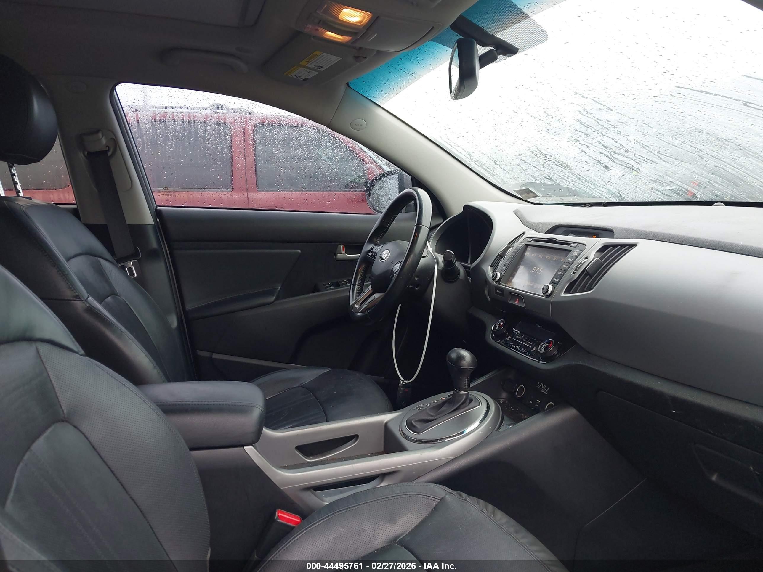 KIA SPORTAGE image 5