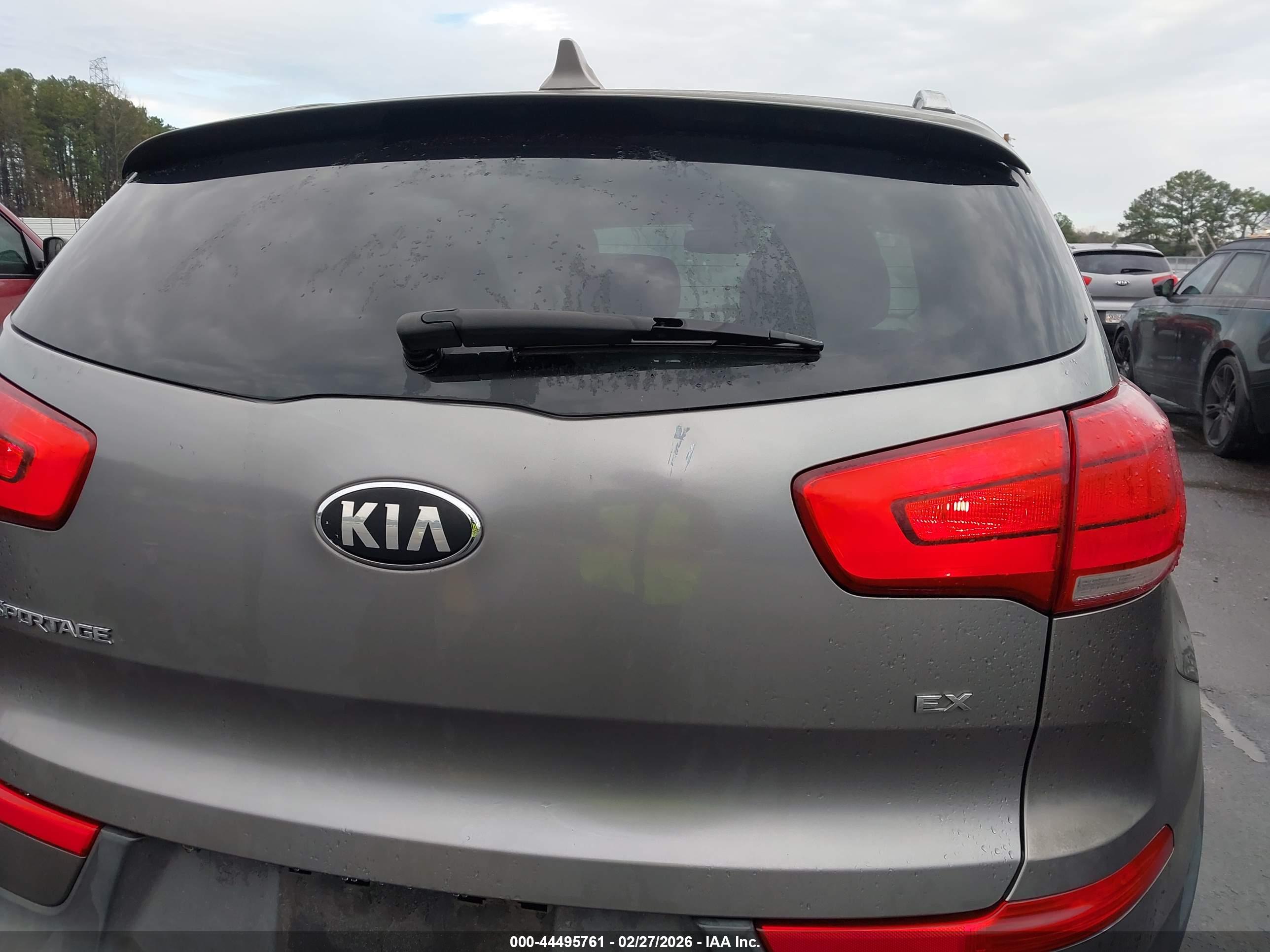 KIA SPORTAGE image 6