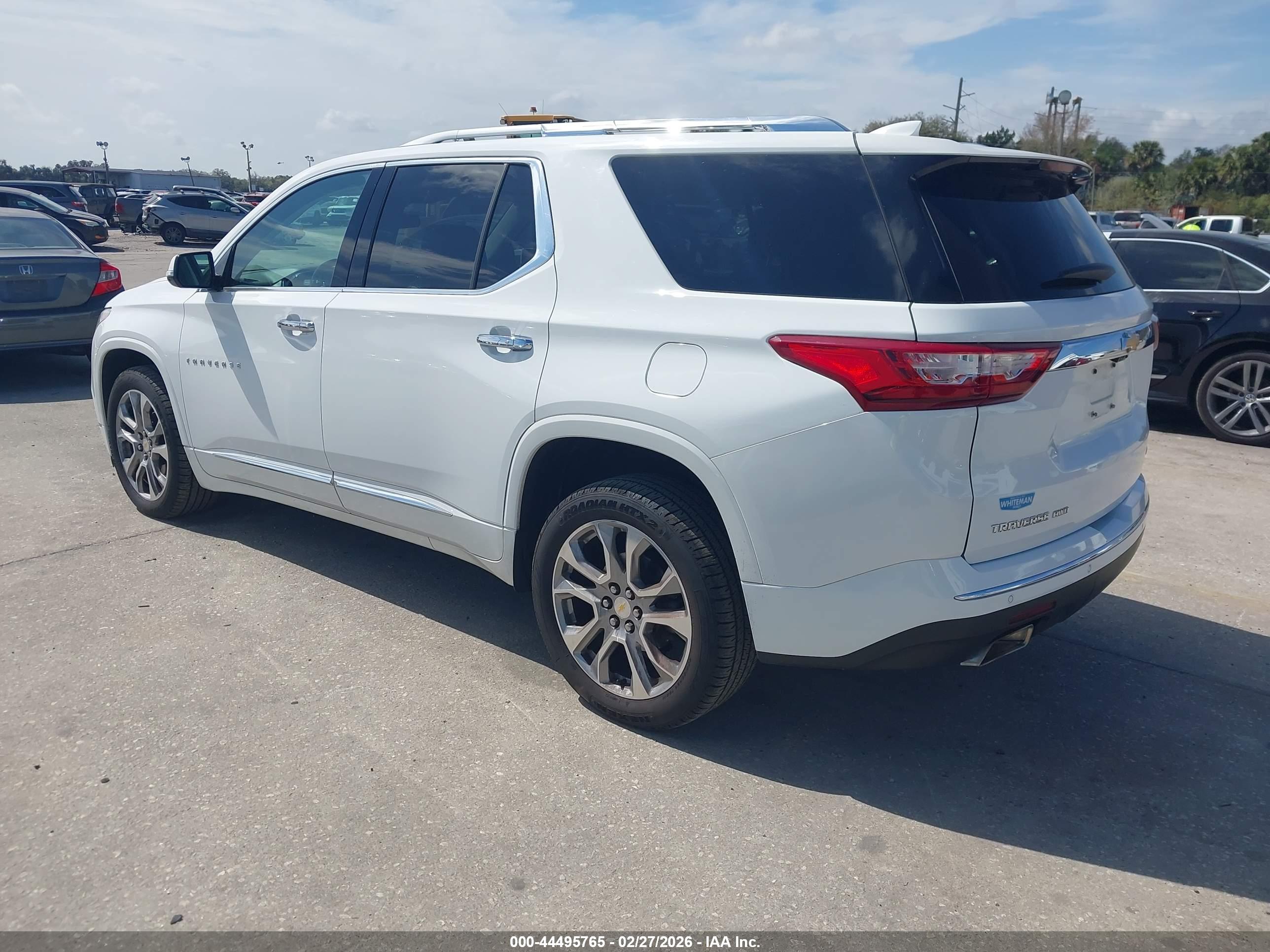 CHEVROLET TRAVERSE image 3