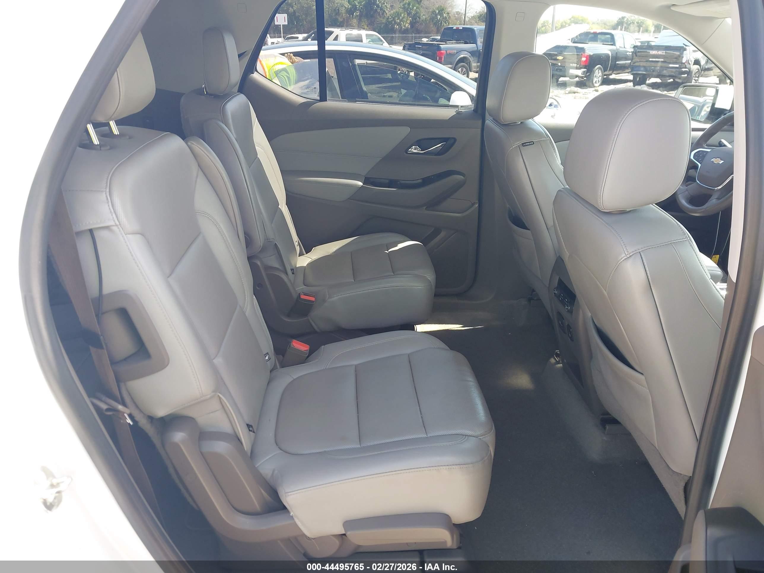 CHEVROLET TRAVERSE image 8