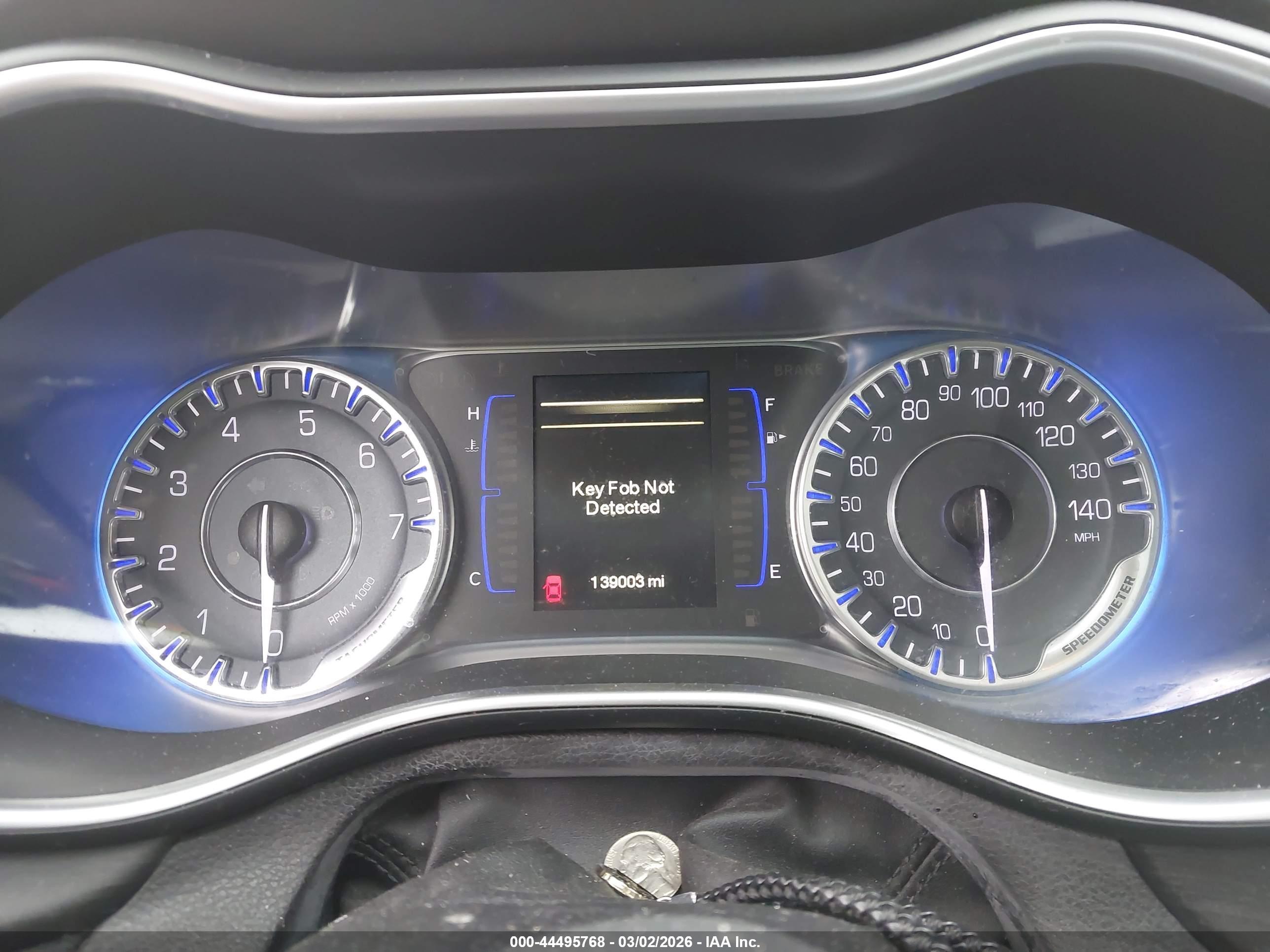 CHRYSLER 200 image 7