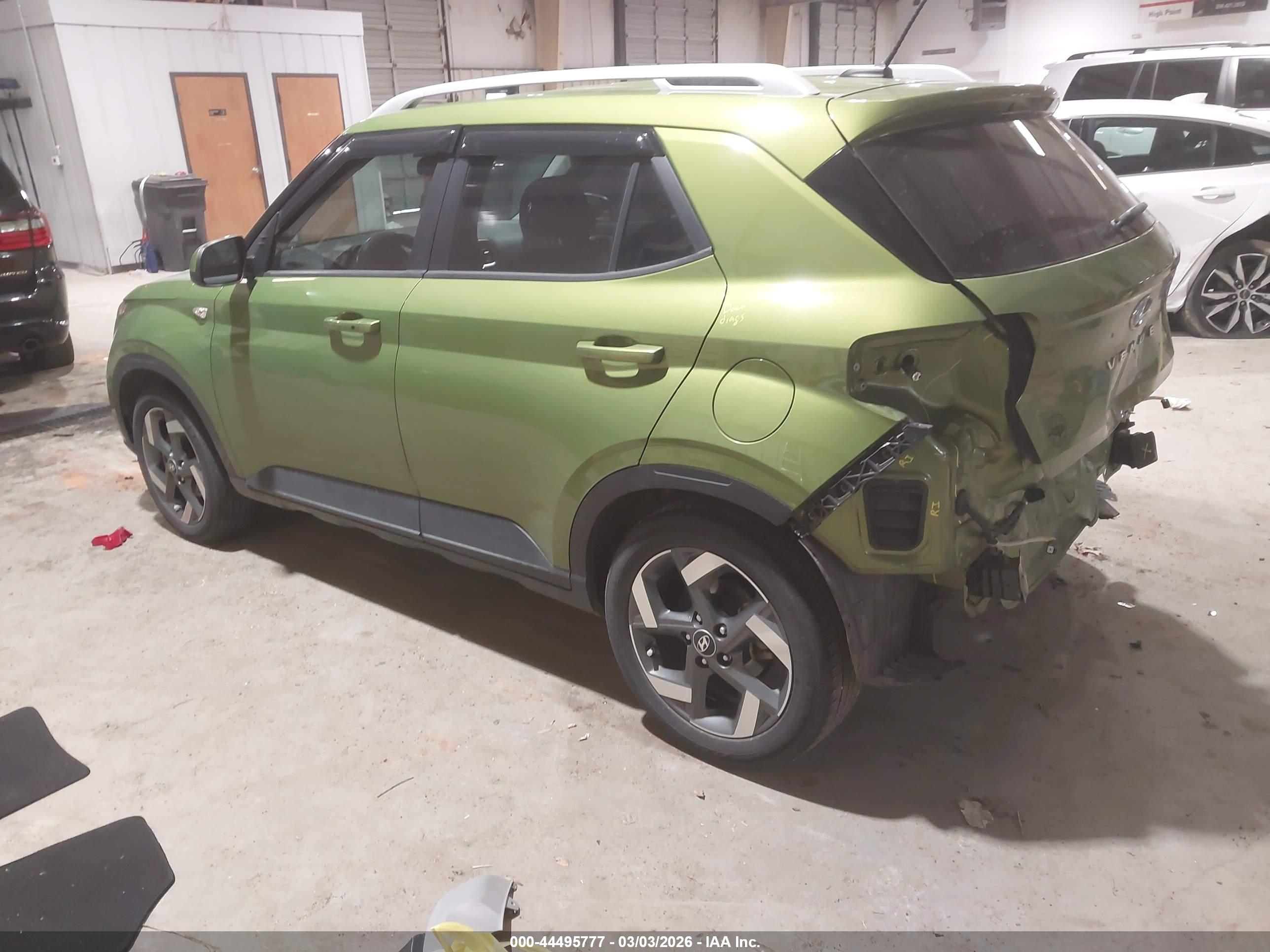 HYUNDAI VENUE image 3