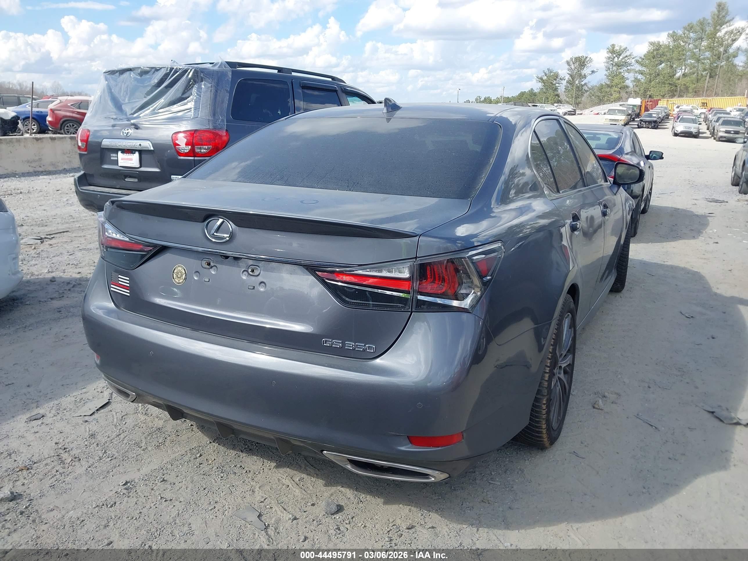 LEXUS GS image 4