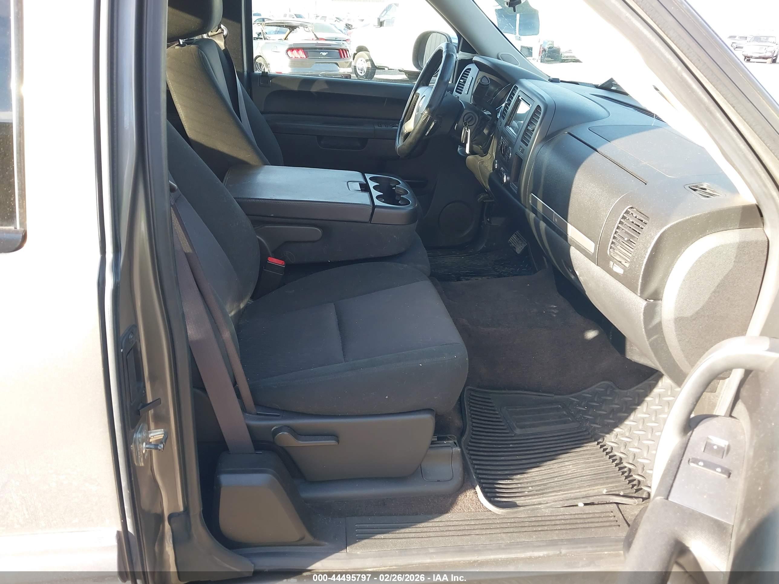 GMC SIERRA image 5