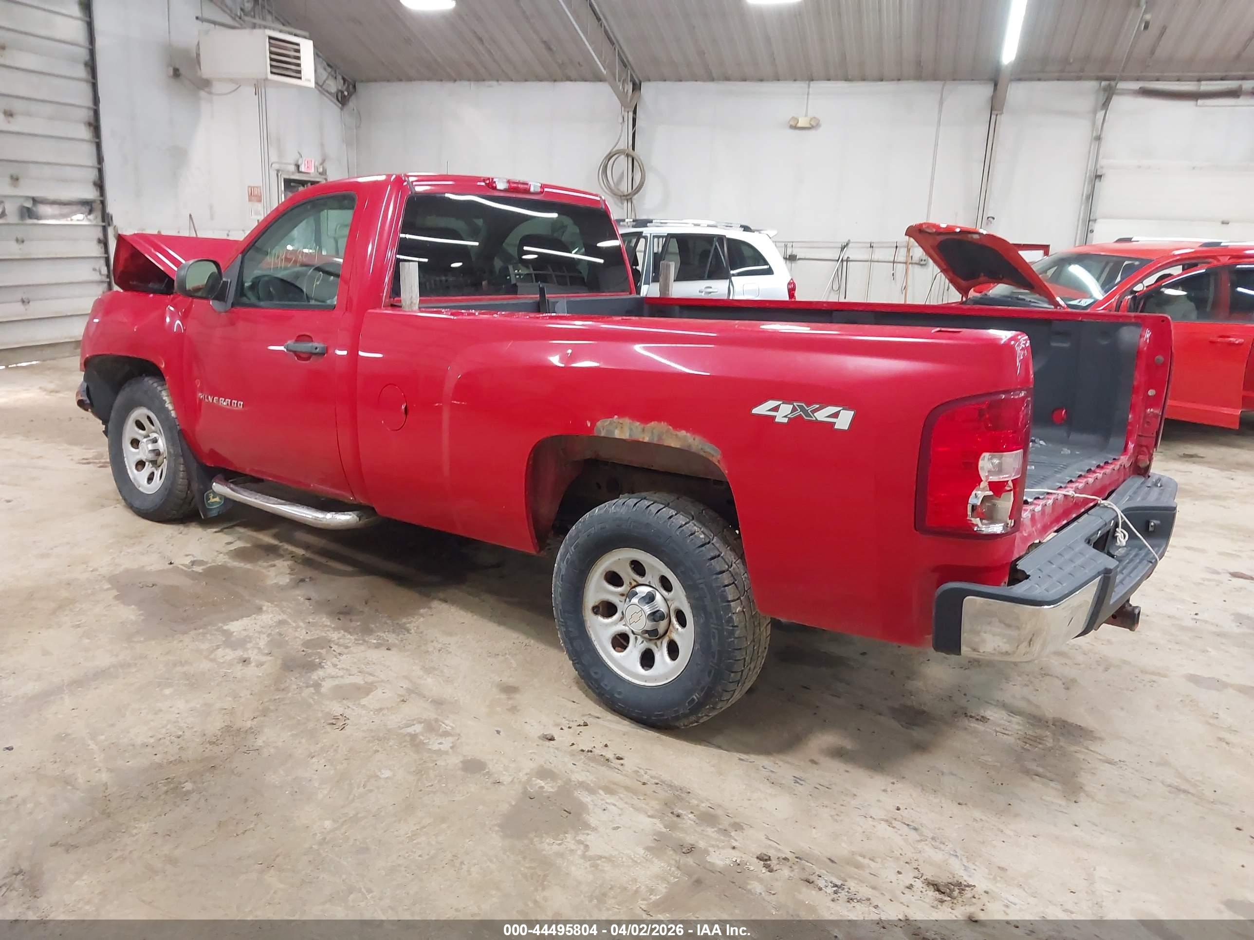 CHEVROLET SILVERADO image 3