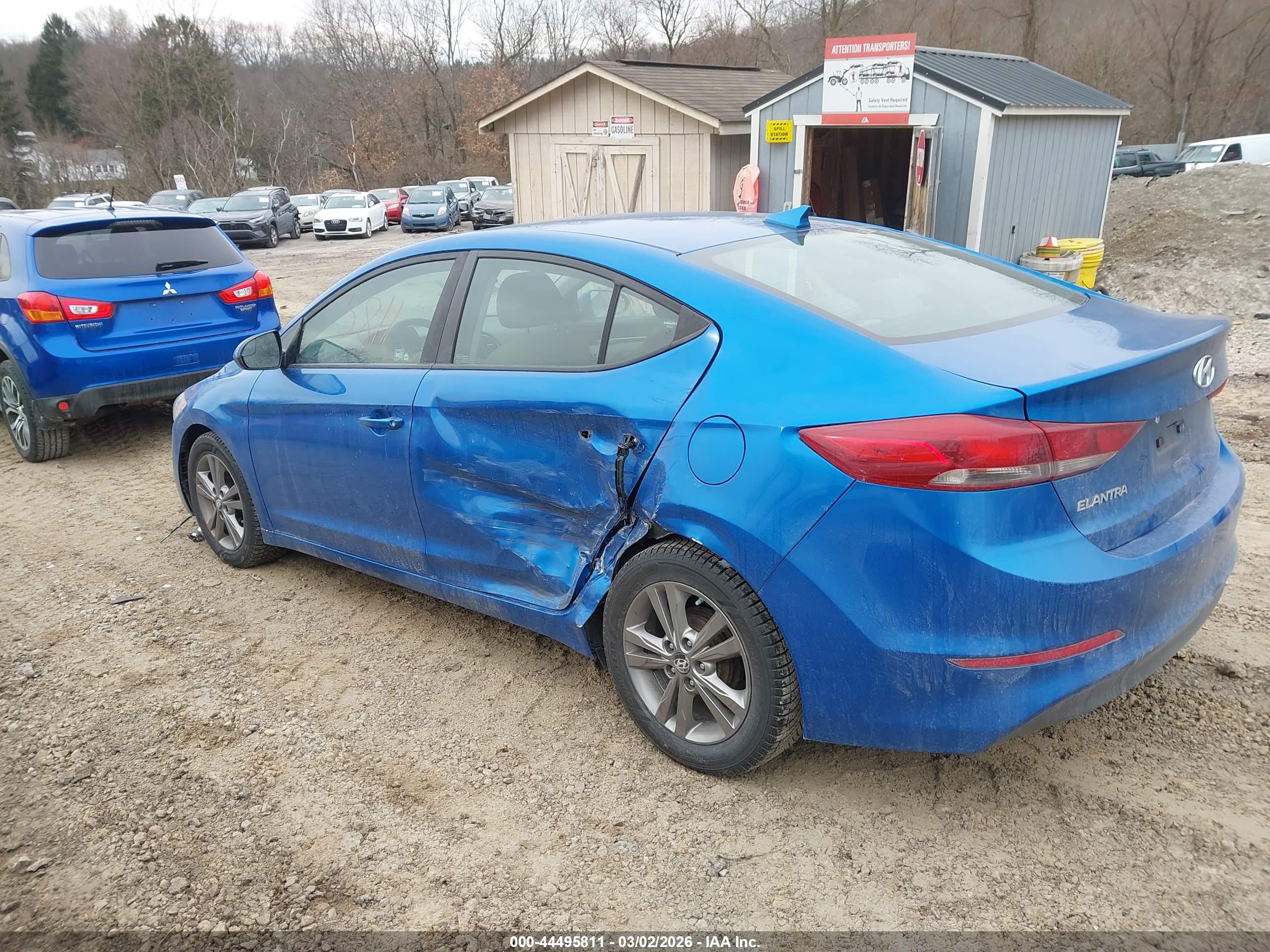 HYUNDAI ELANTRA image 3