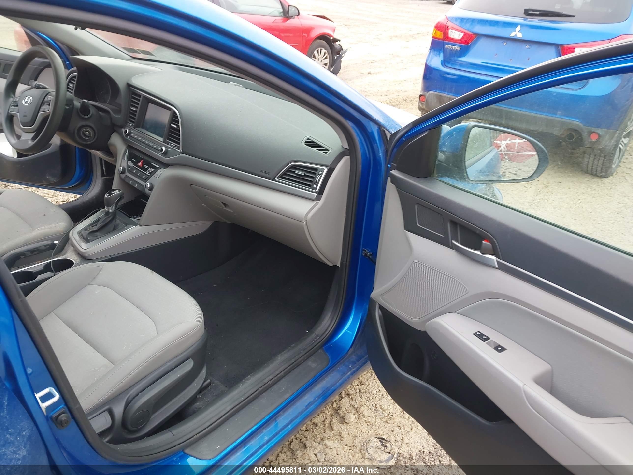 HYUNDAI ELANTRA image 5