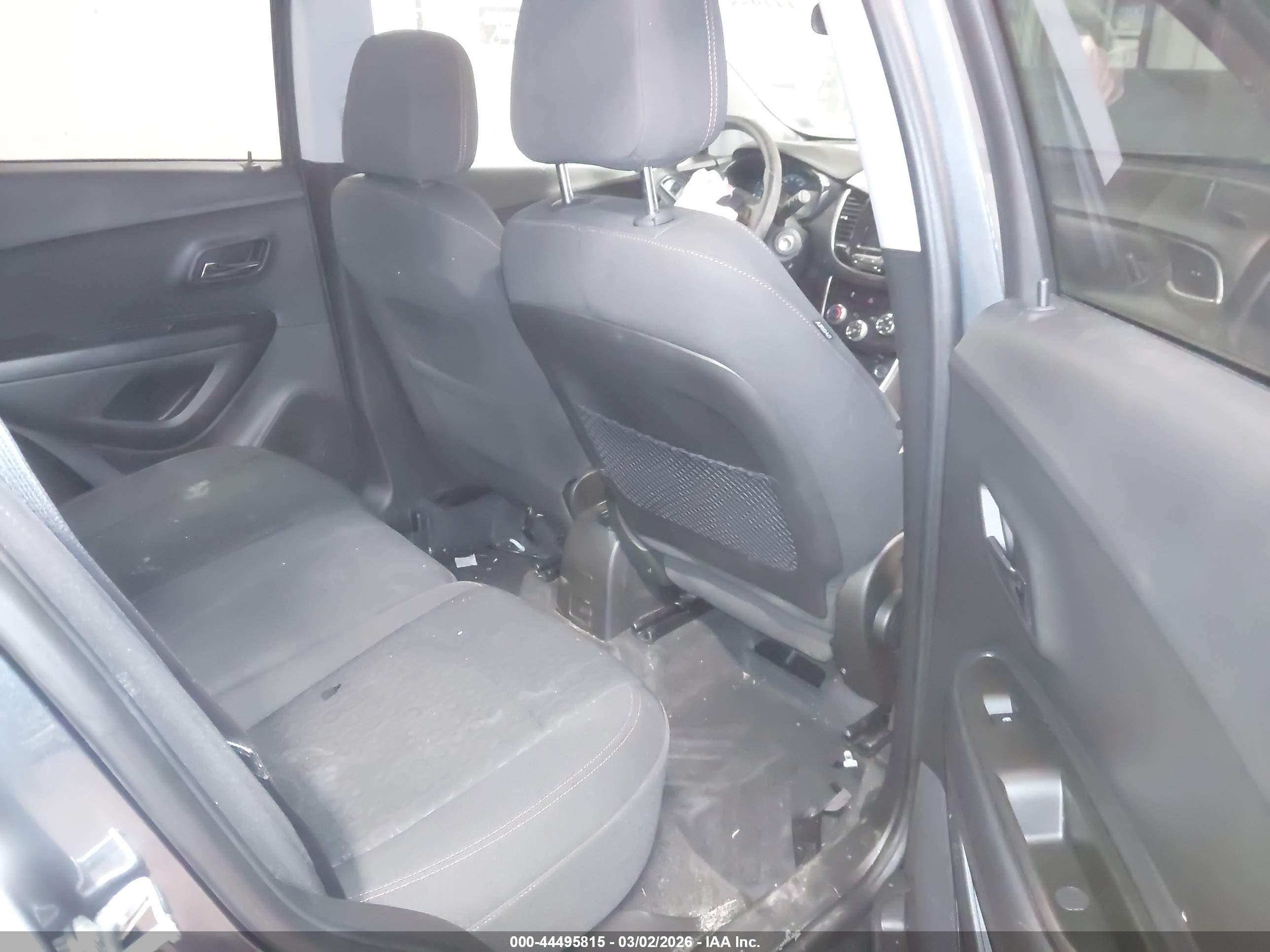 CHEVROLET TRAX image 8
