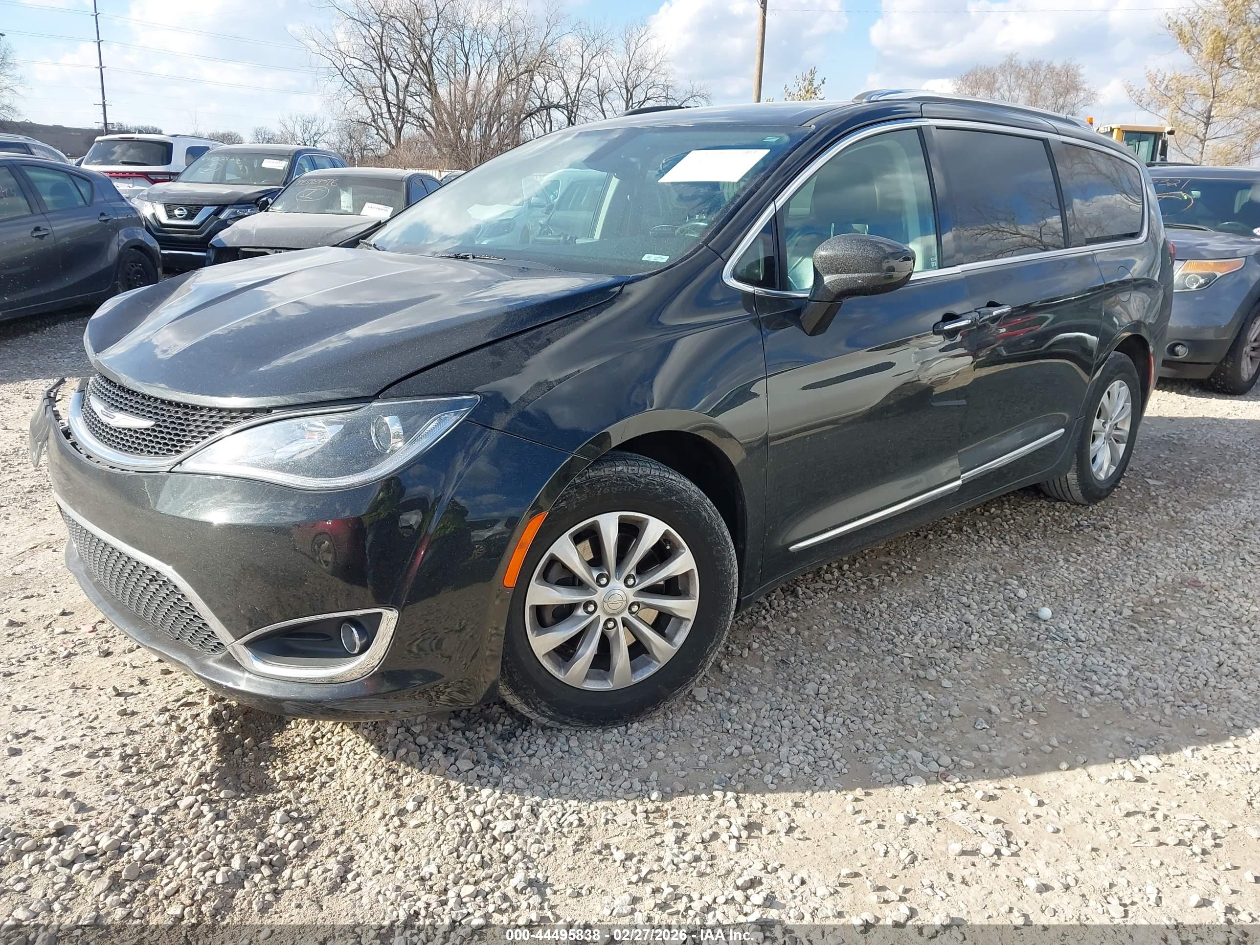 CHRYSLER PACIFICA image 2