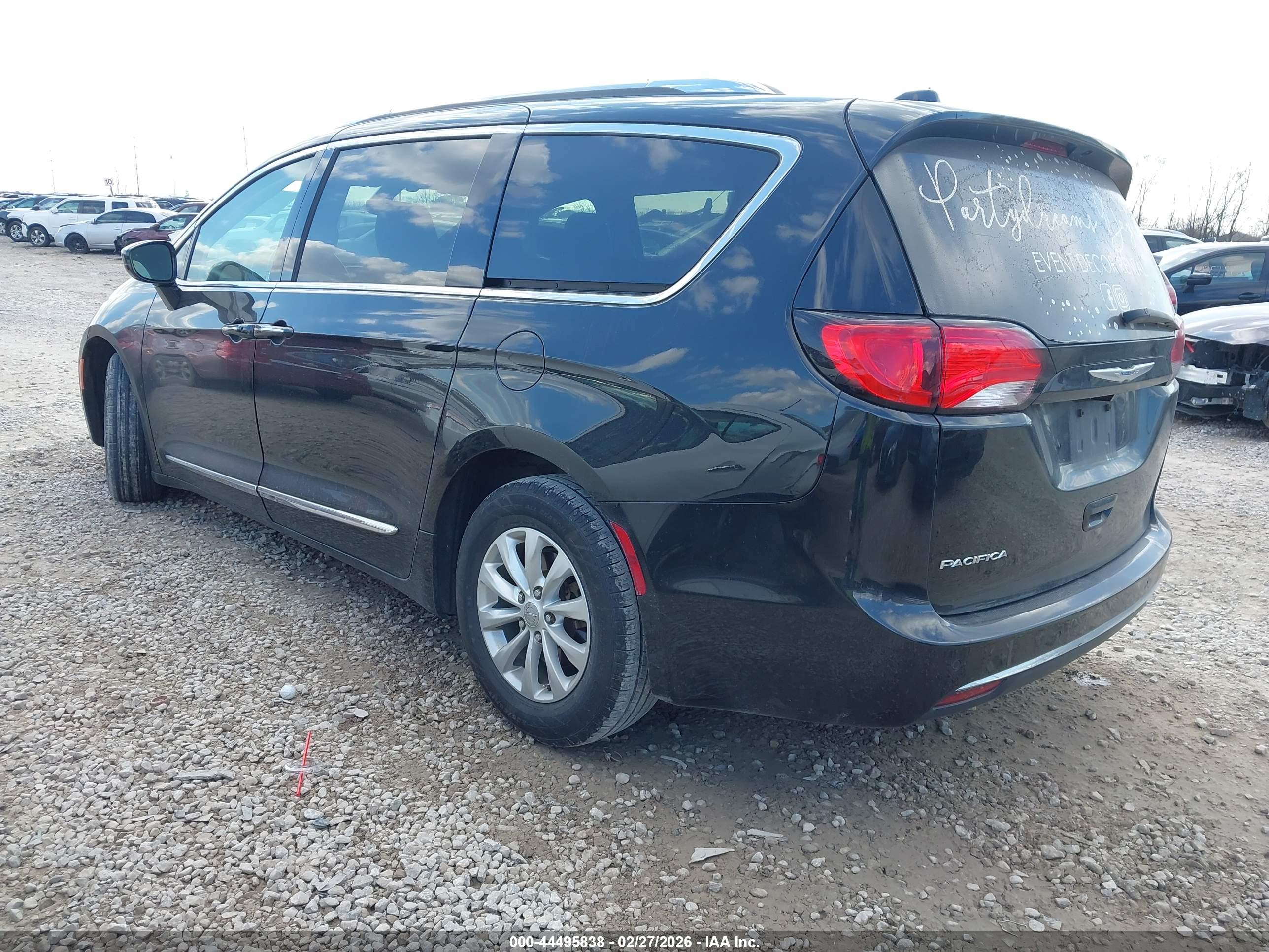 CHRYSLER PACIFICA image 3