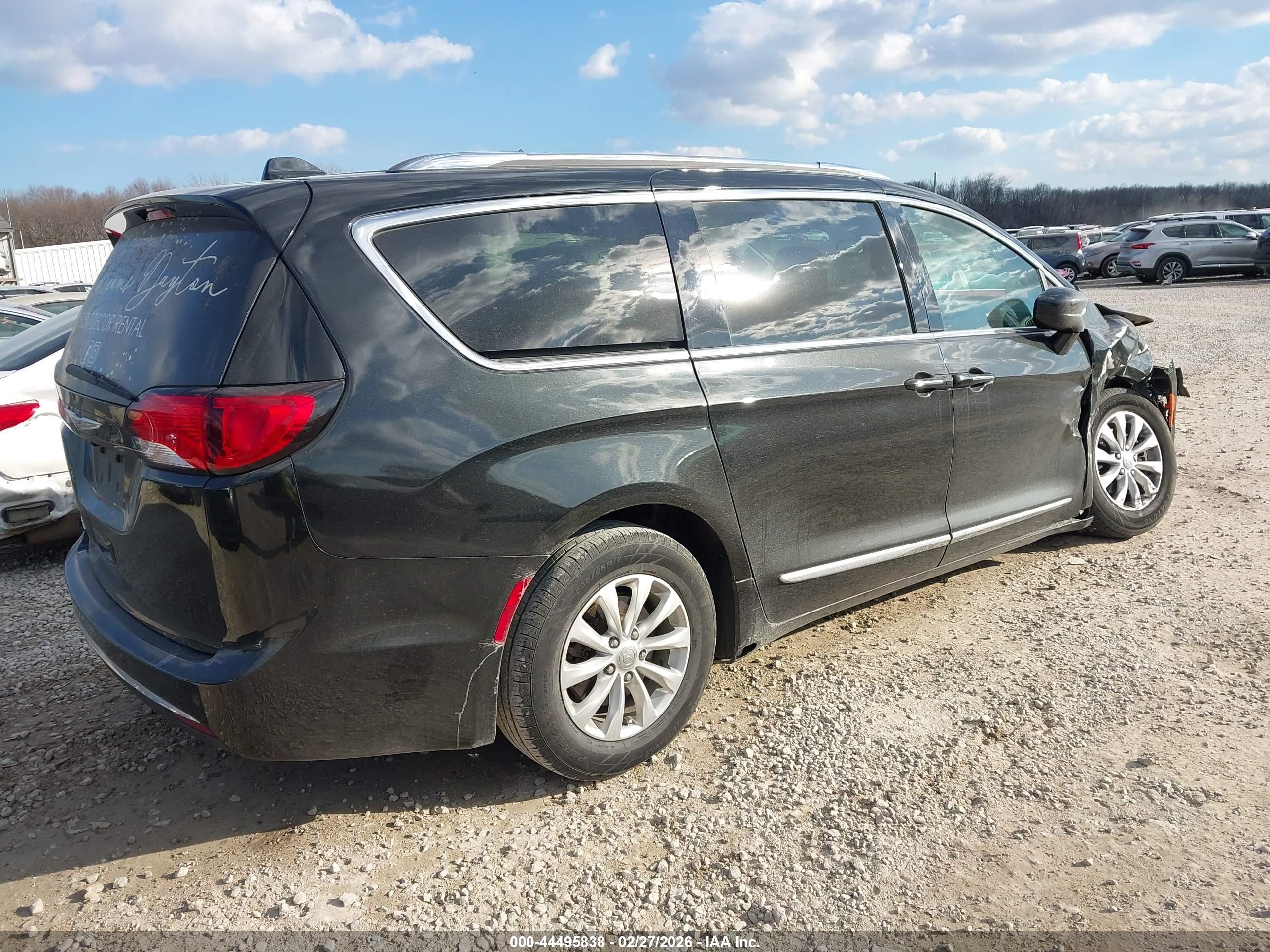 CHRYSLER PACIFICA image 4