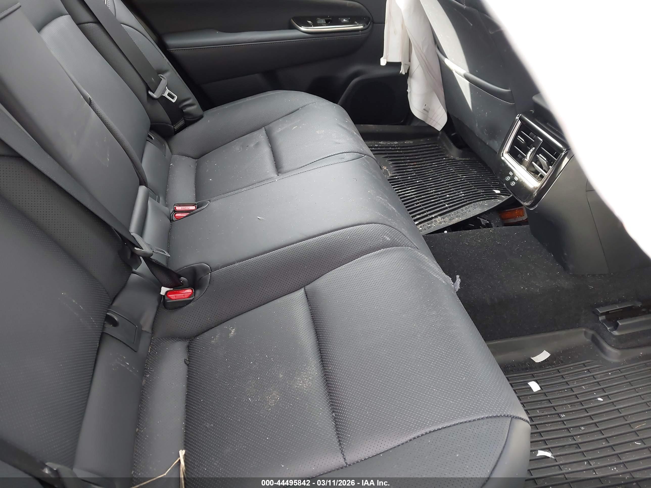 TOYOTA CROWN image 8
