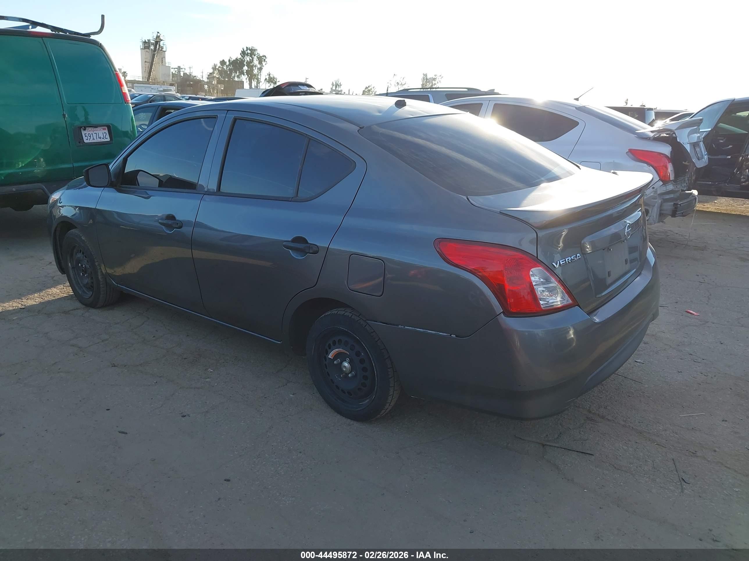 NISSAN VERSA image 3