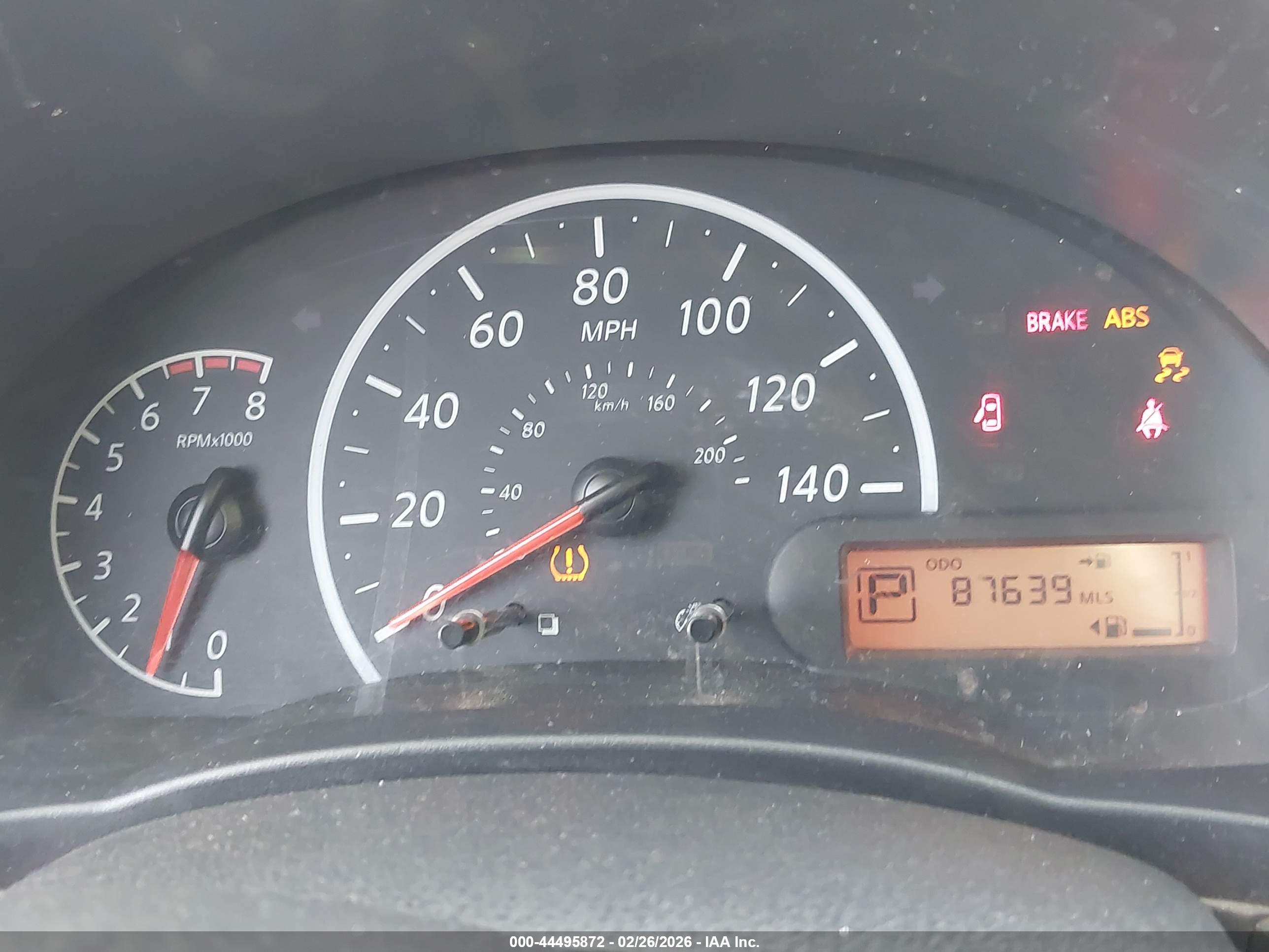 NISSAN VERSA image 7