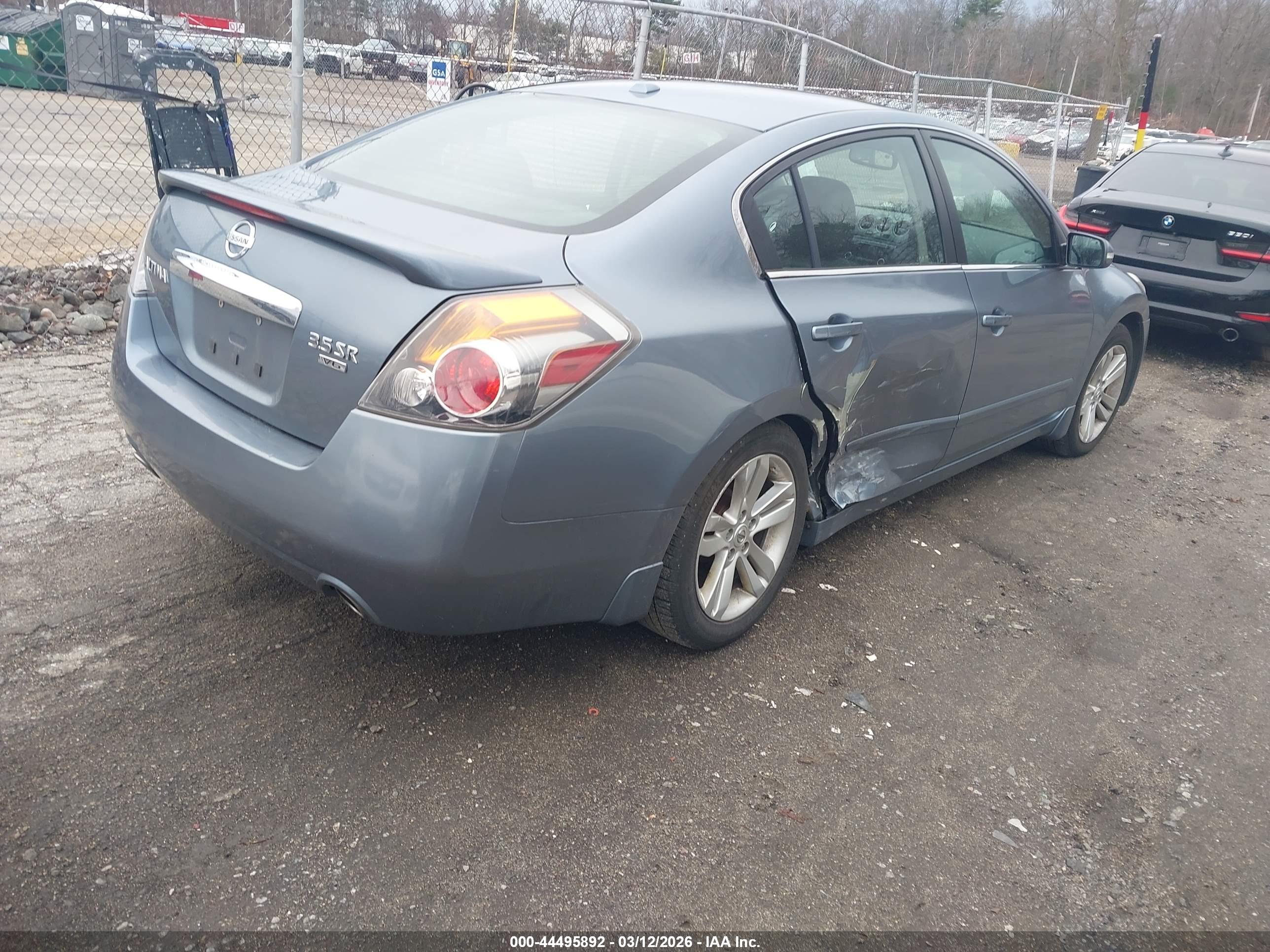 NISSAN ALTIMA image 4