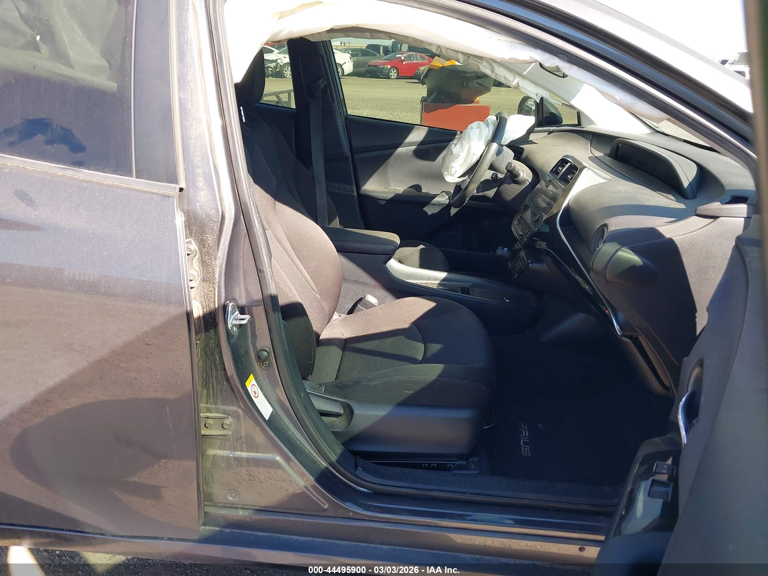 TOYOTA PRIUS image 5