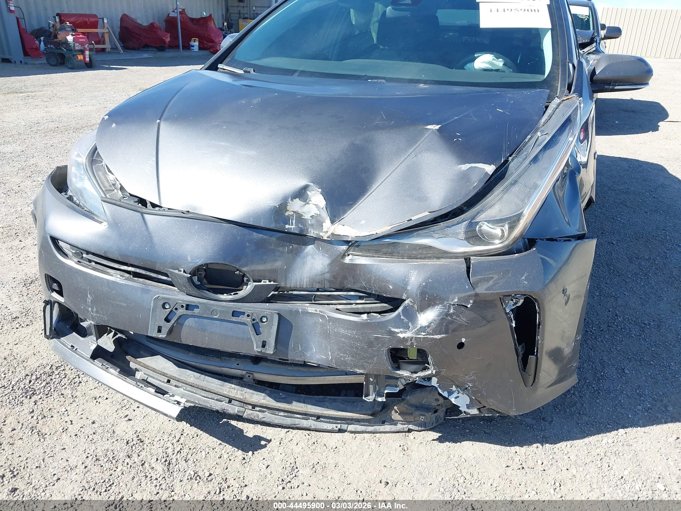 TOYOTA PRIUS image 6