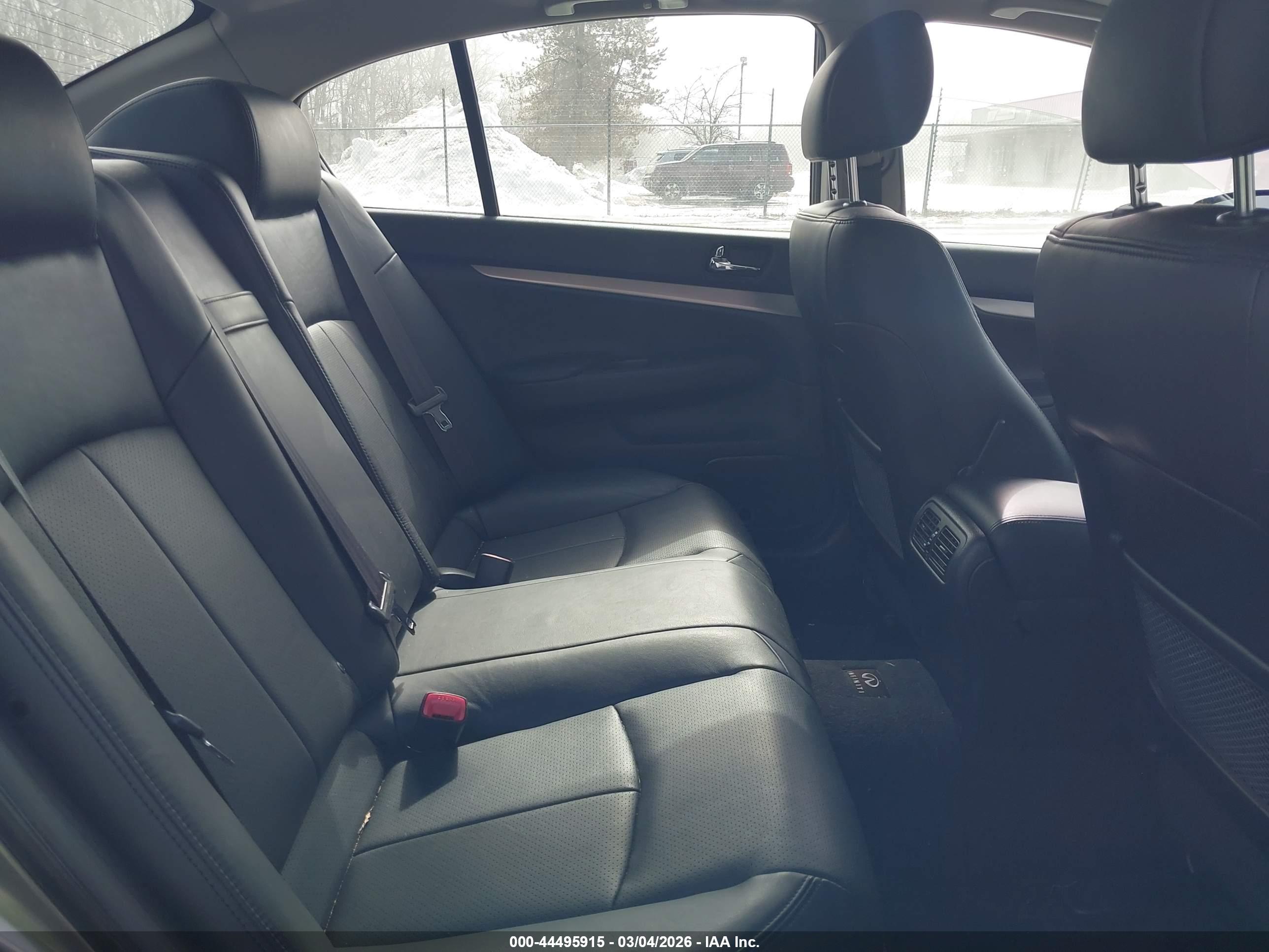 INFINITI G37X image 8