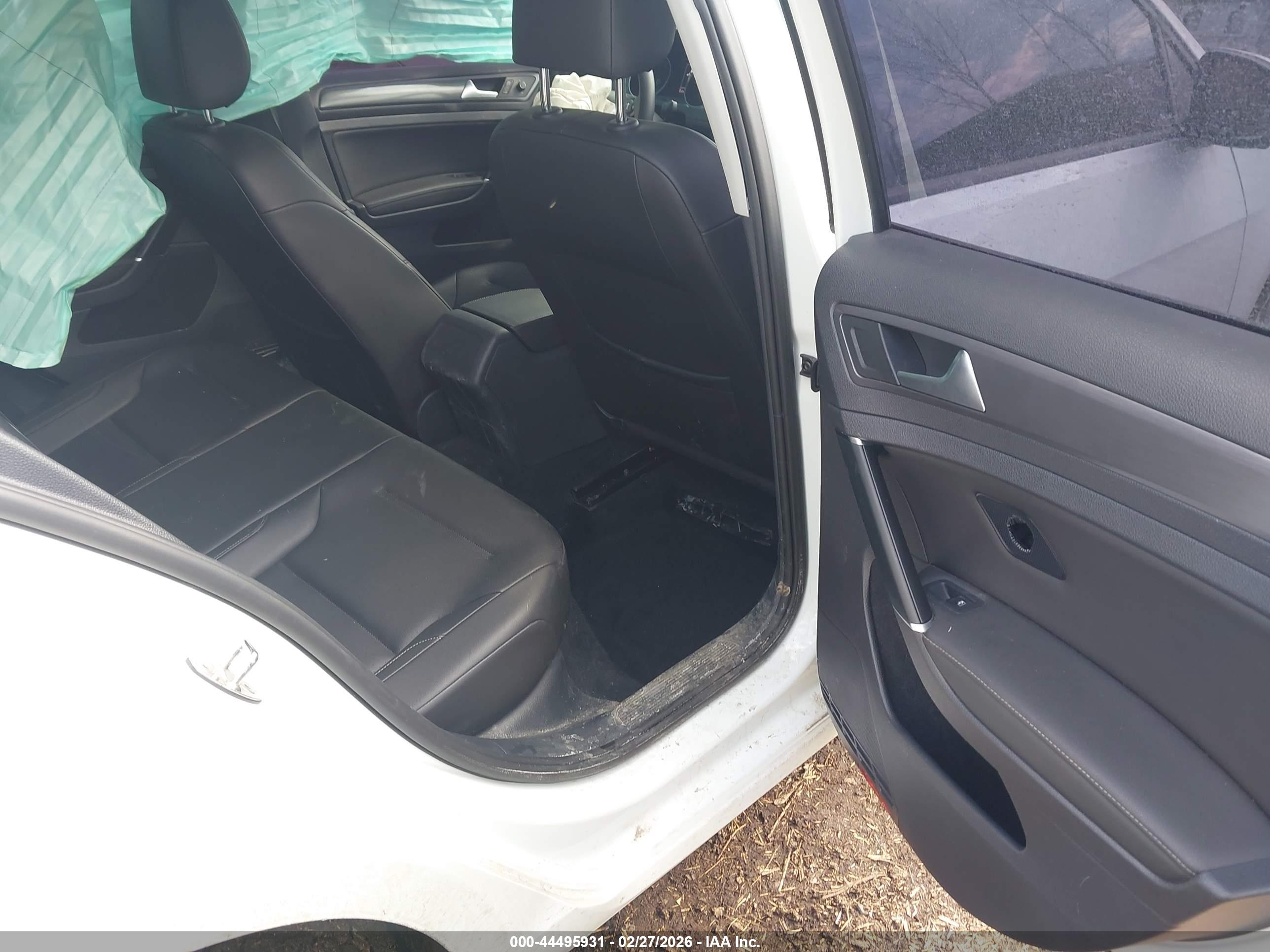 VOLKSWAGEN GOLF image 8