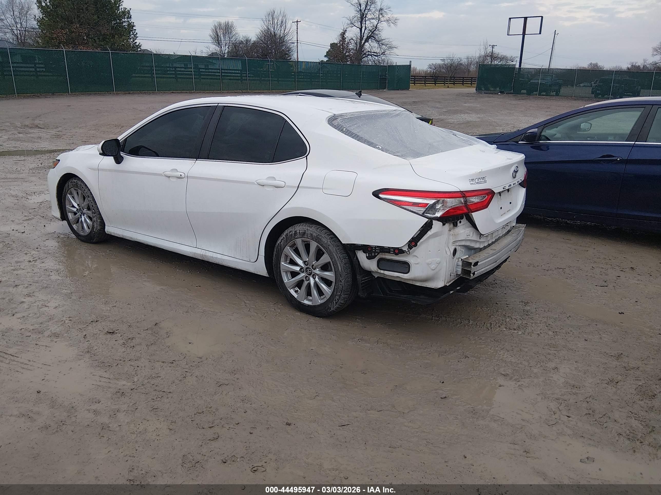 TOYOTA CAMRY image 3