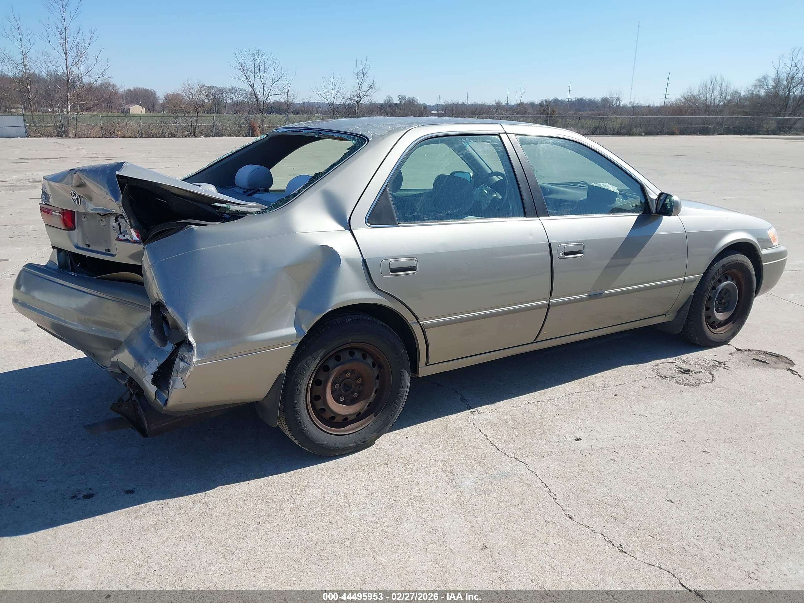 TOYOTA CAMRY image 4