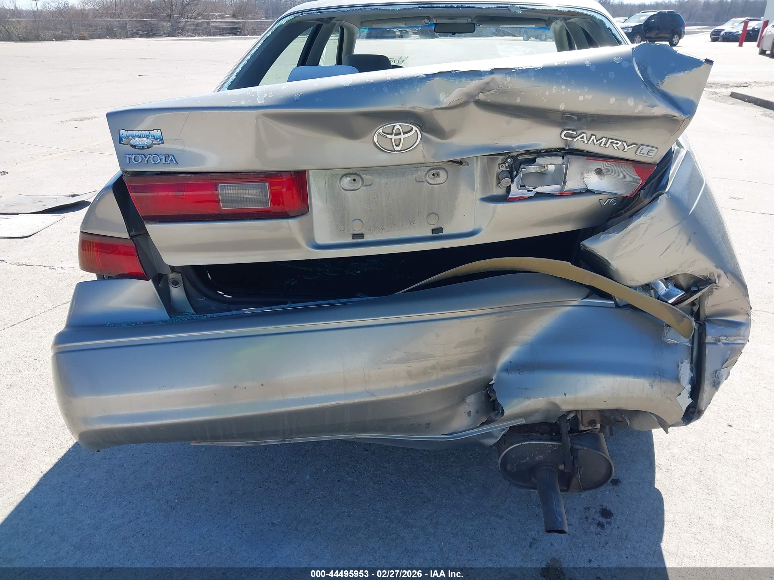 TOYOTA CAMRY image 6
