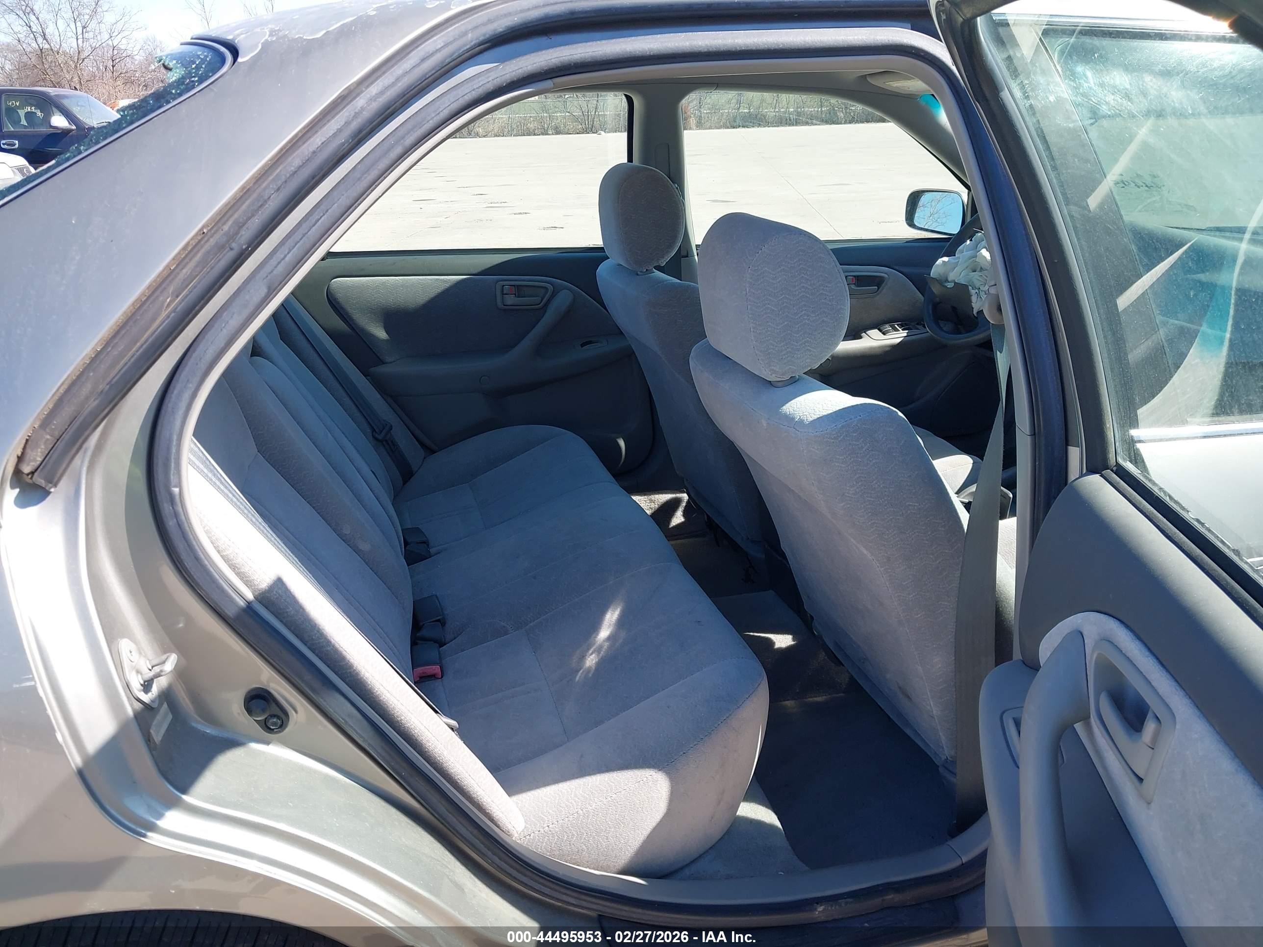 TOYOTA CAMRY image 8