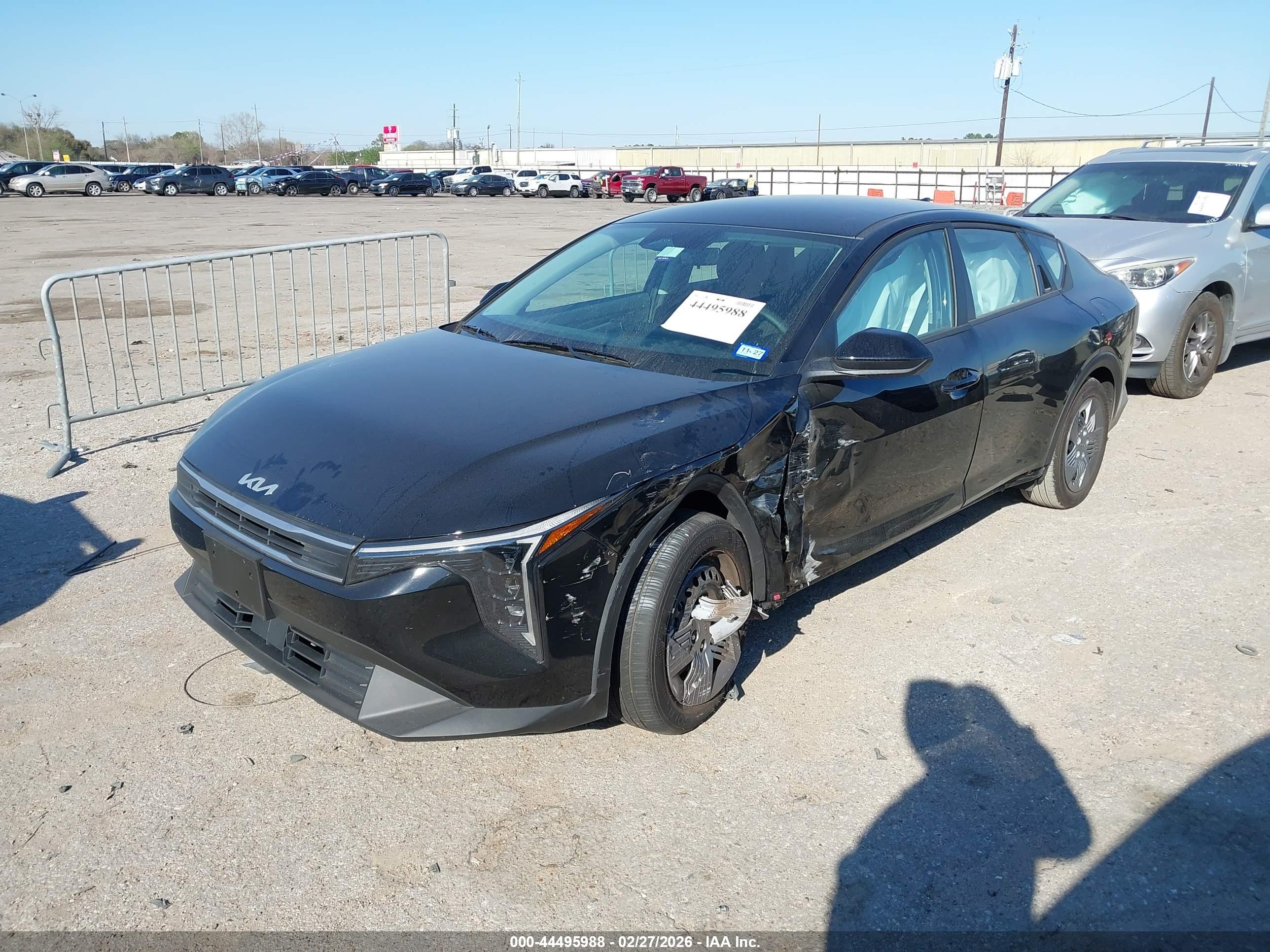 KIA K4 image 2