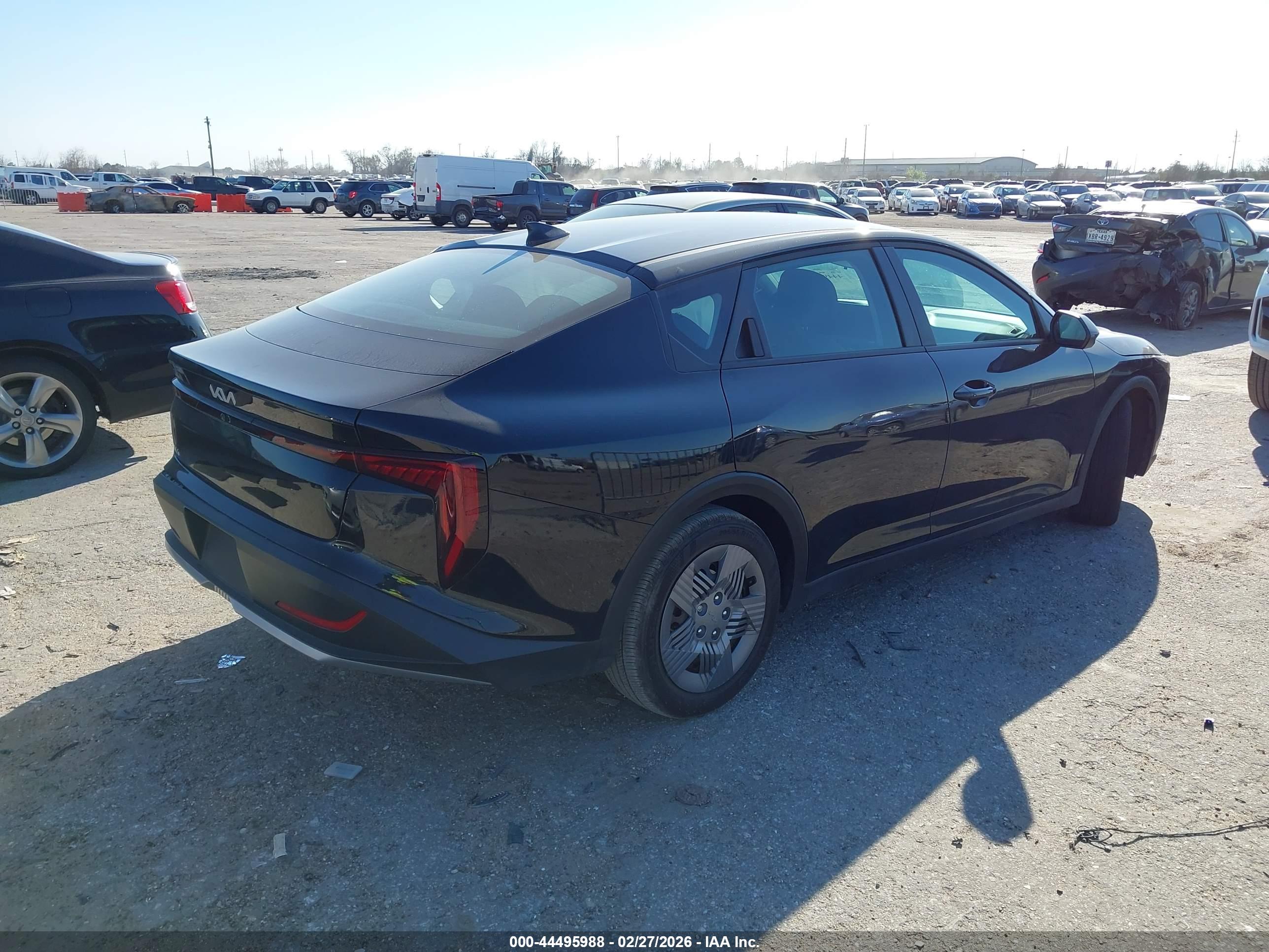 KIA K4 image 4