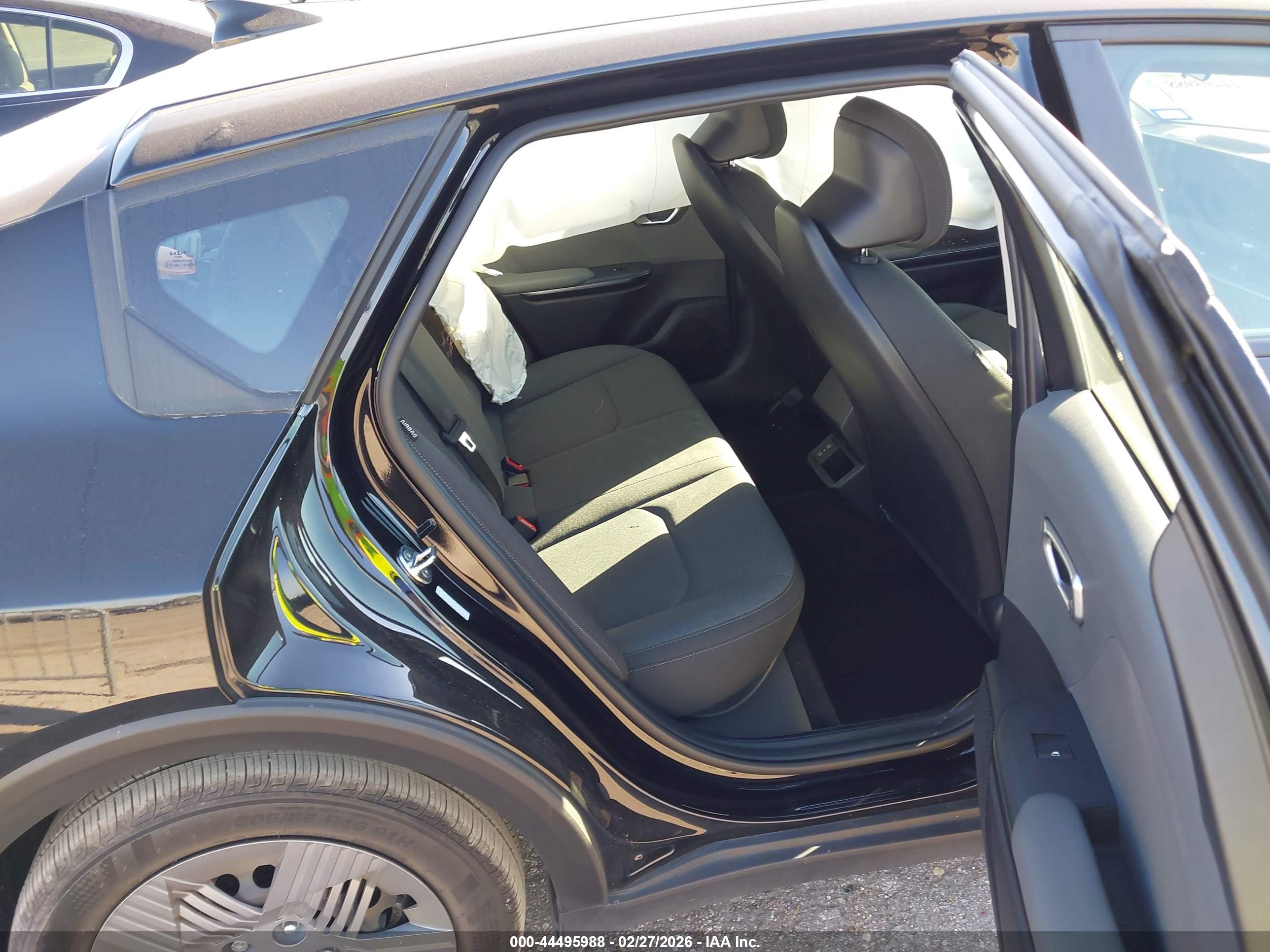 KIA K4 image 8