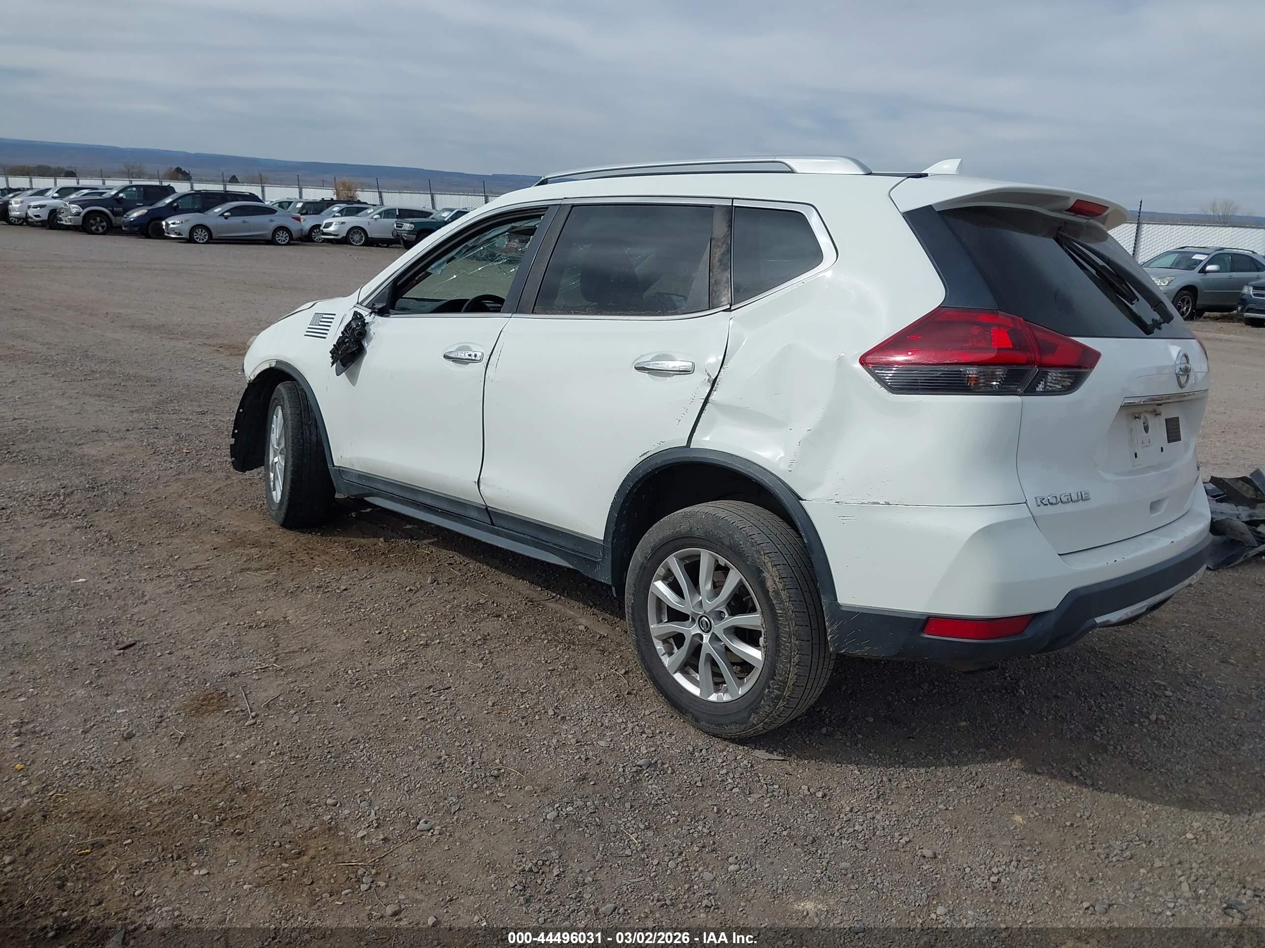 NISSAN ROGUE image 3