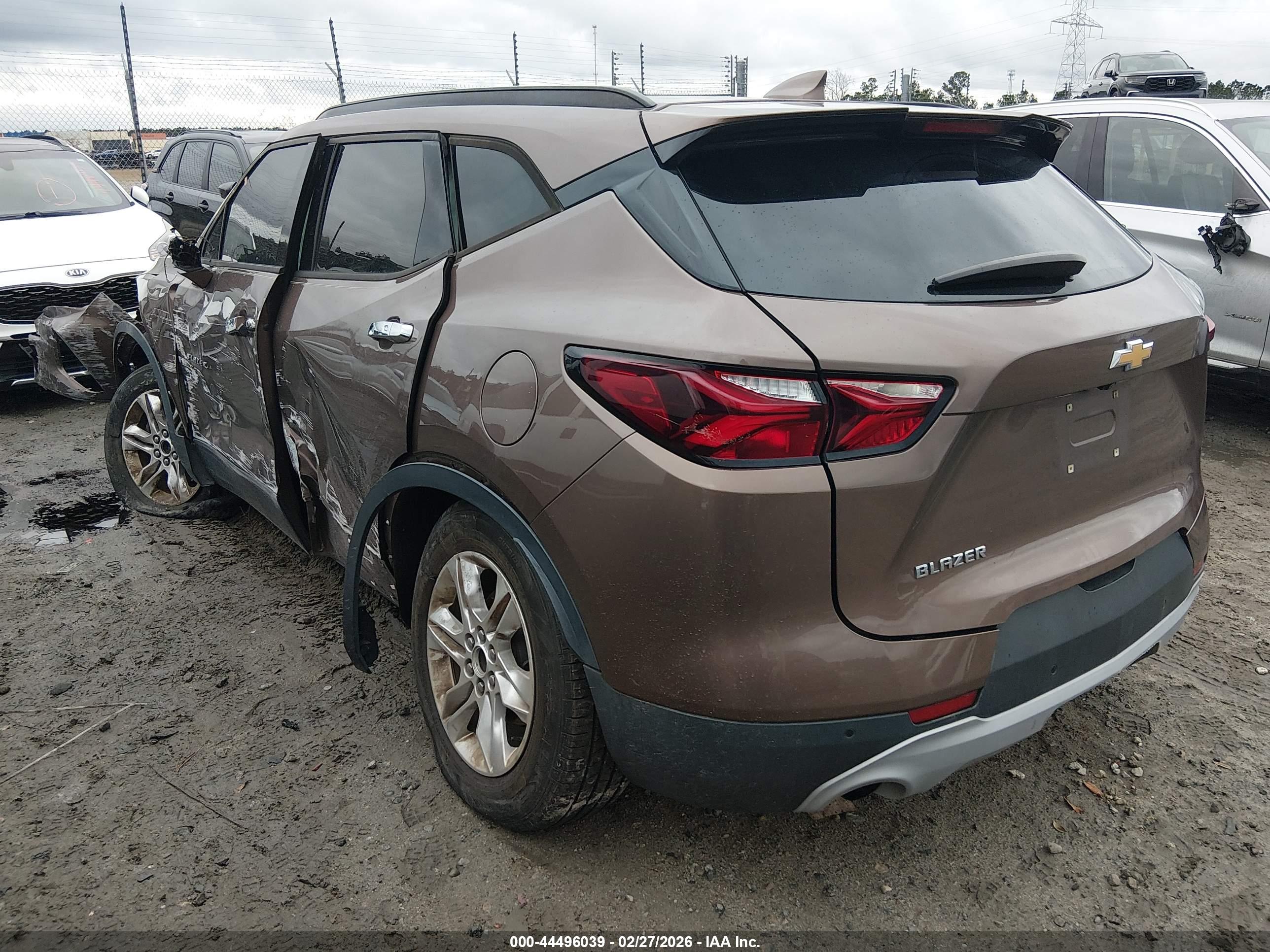 CHEVROLET BLAZER image 3
