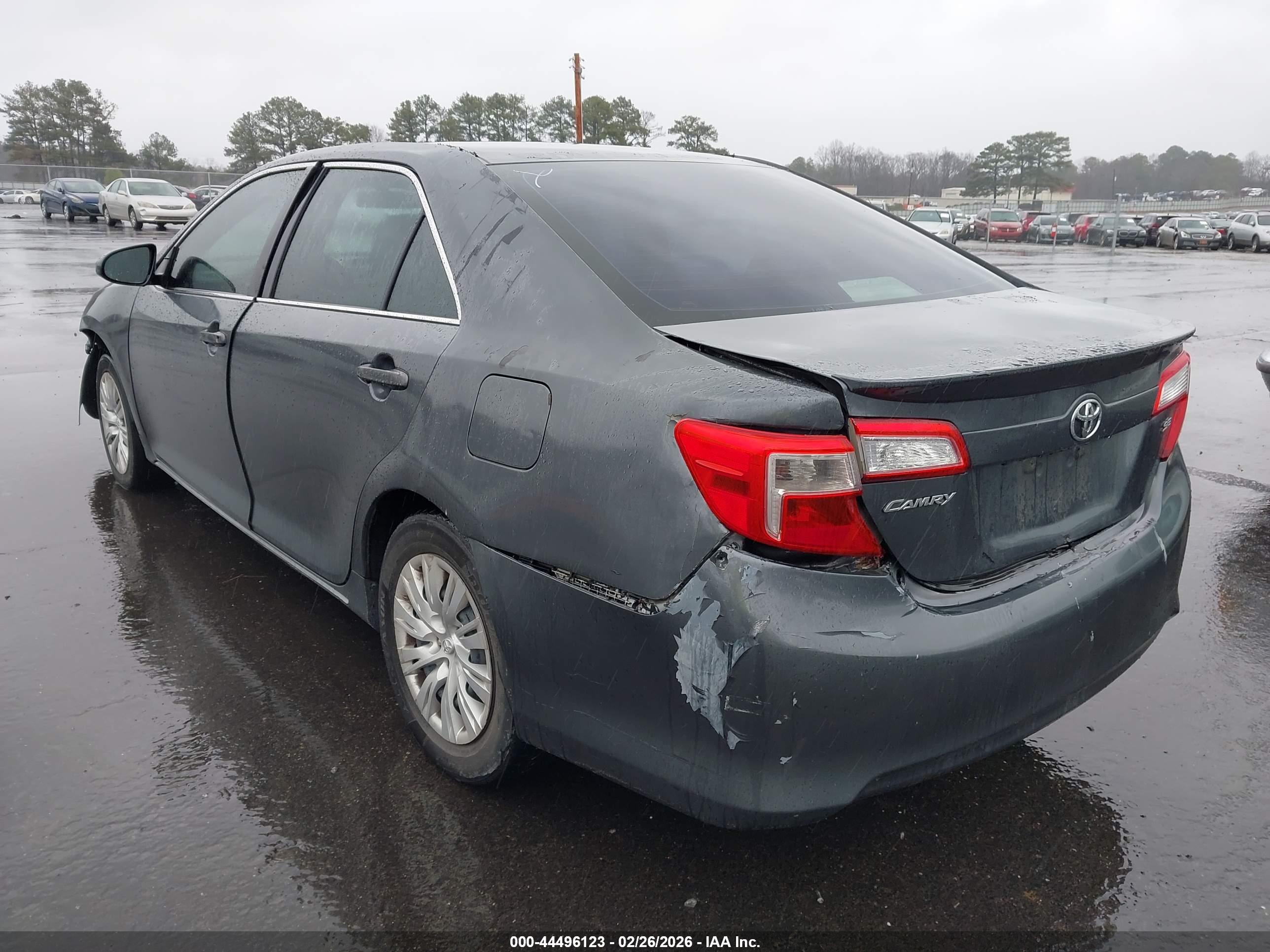 TOYOTA CAMRY image 3