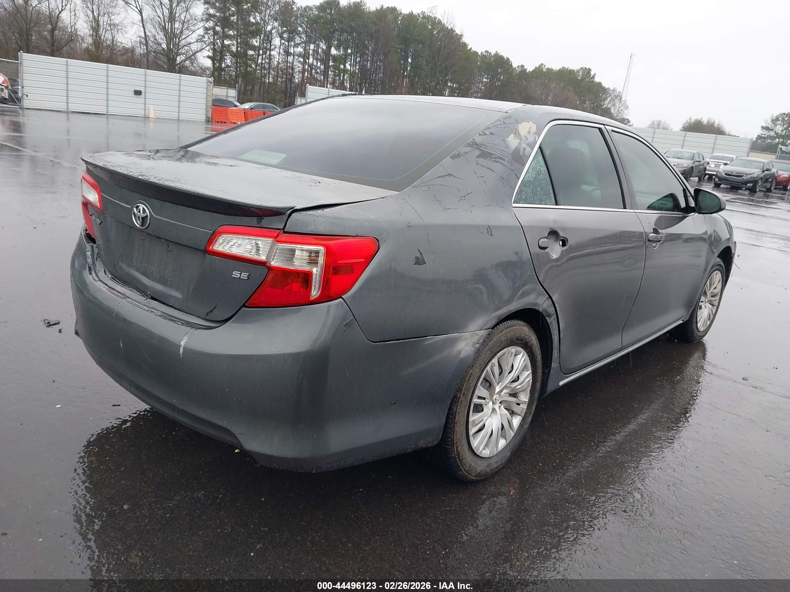 TOYOTA CAMRY image 4