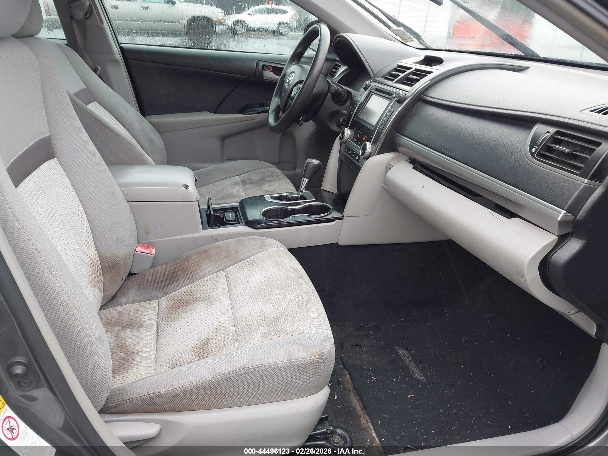TOYOTA CAMRY image 5