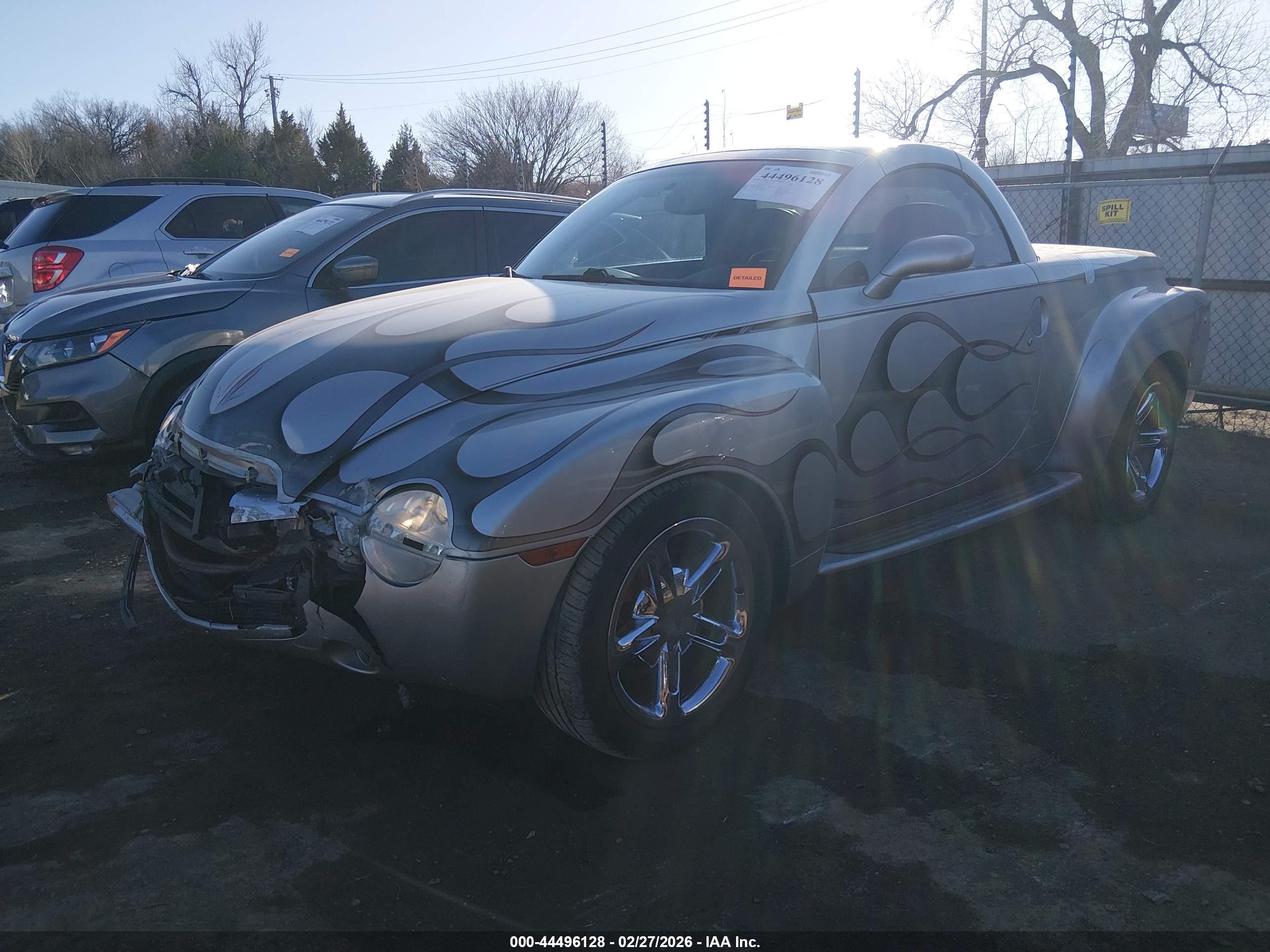 CHEVROLET SSR image 2