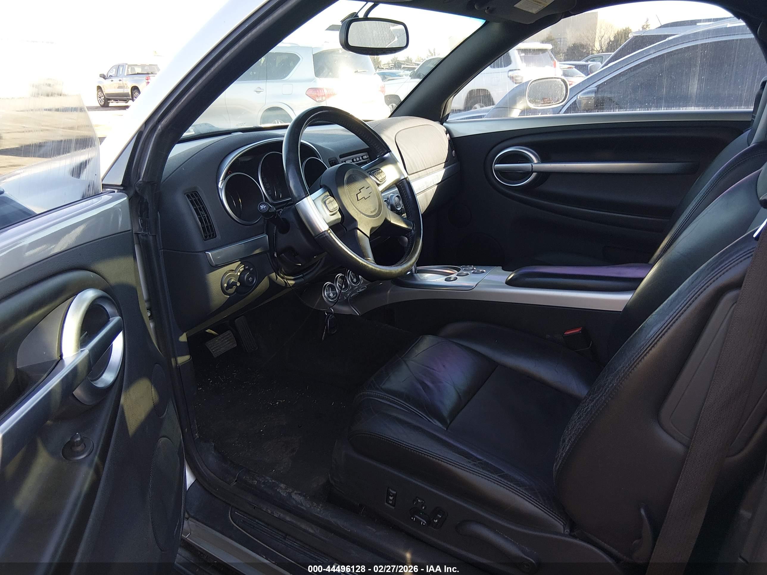 CHEVROLET SSR image 8