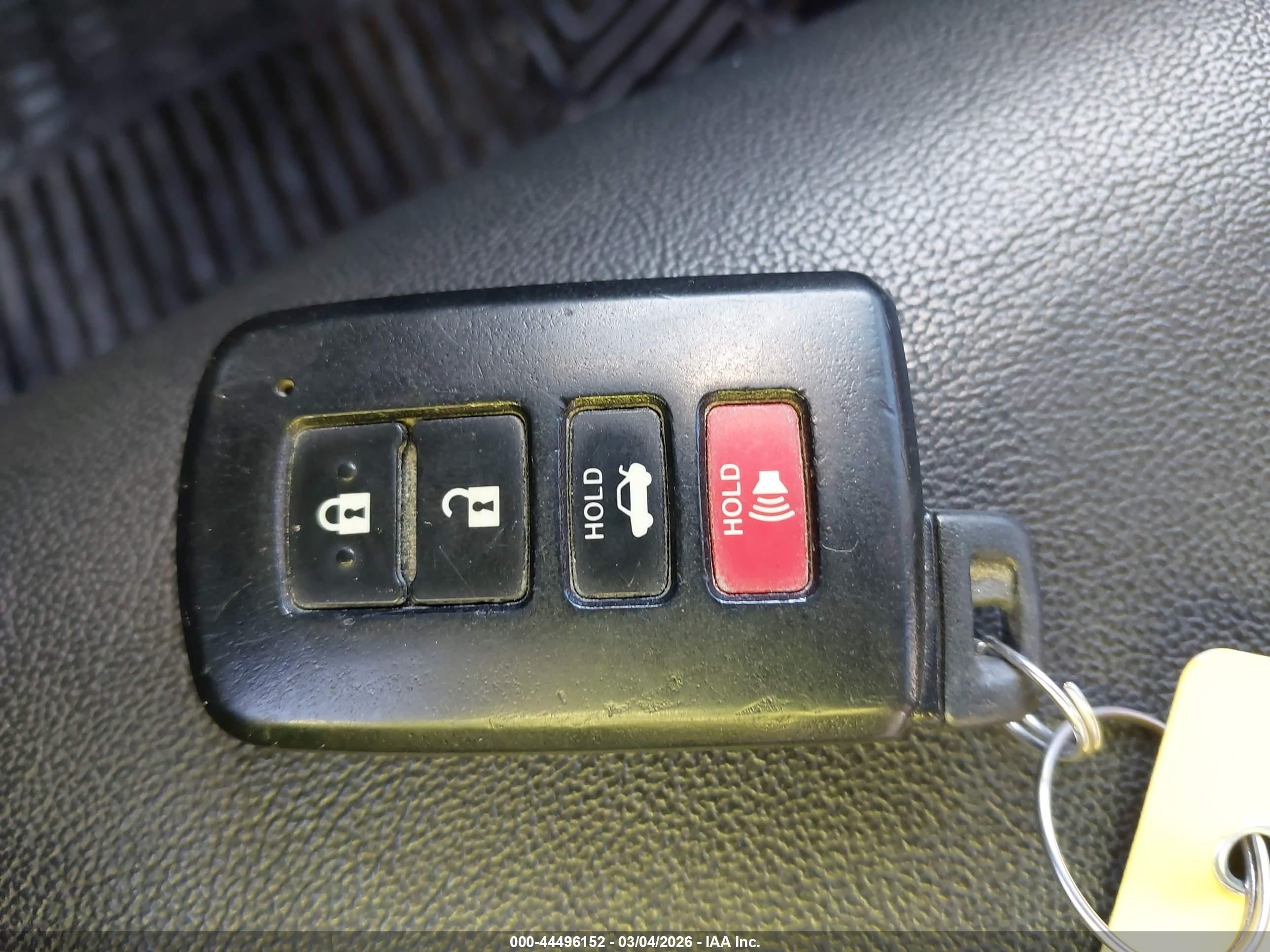 TOYOTA CAMRY image 11