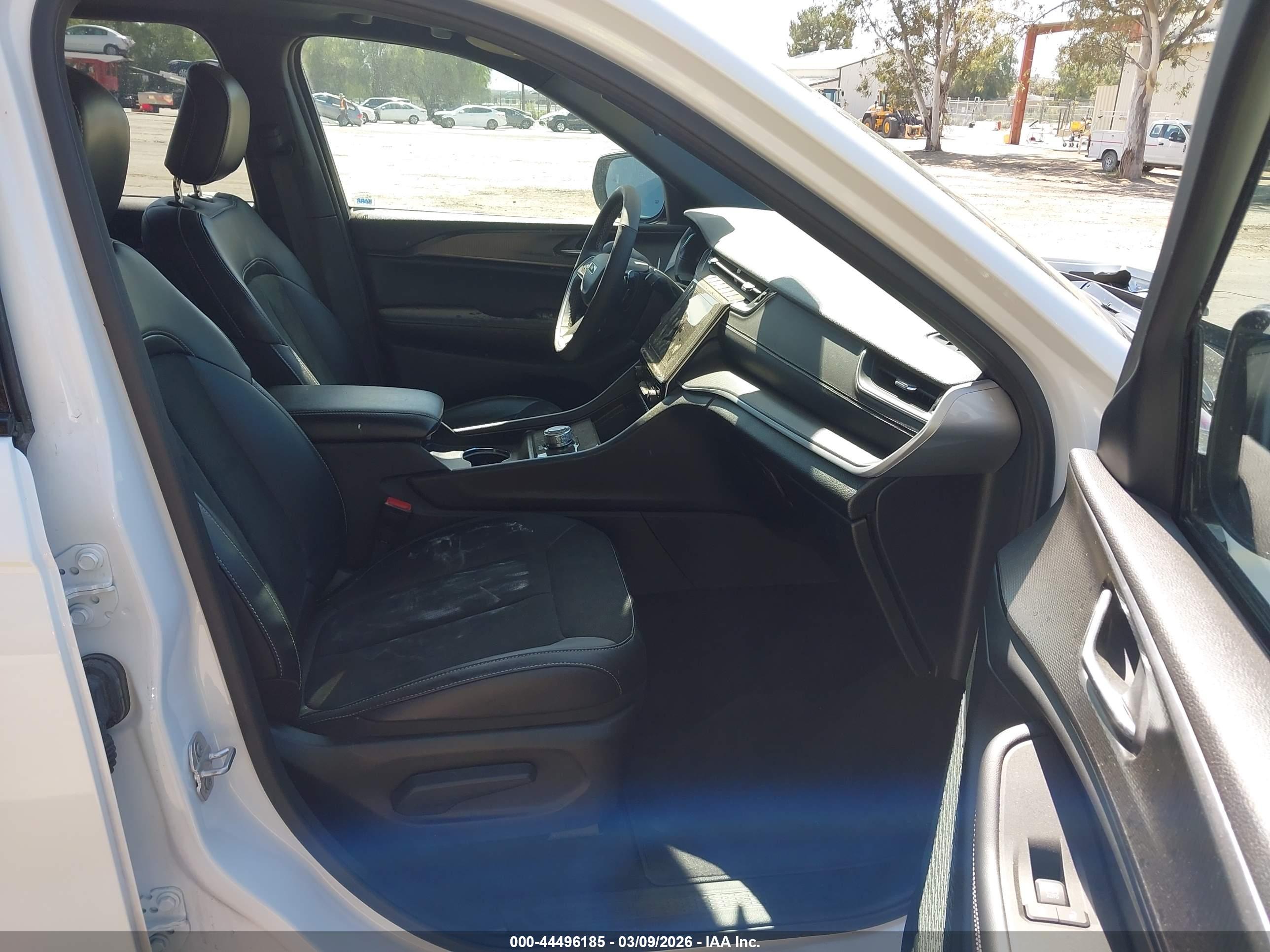 JEEP GRAND image 5